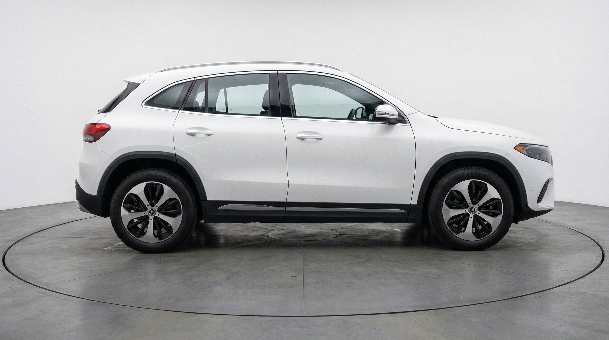 Thumbnail: 2025 Mercedes-Benz GLA - 10