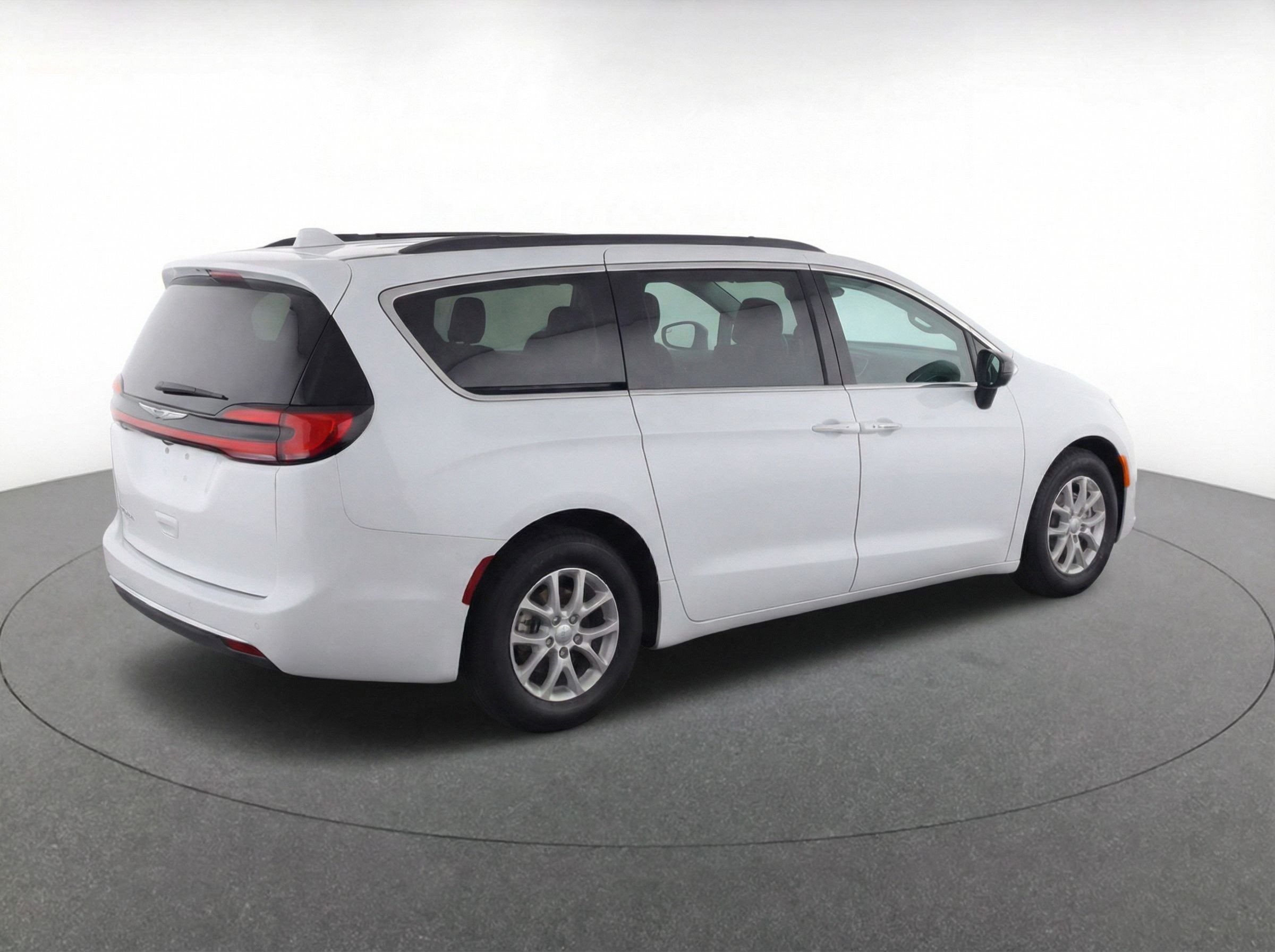 Thumbnail: 2024 Chrysler Pacifica - 9