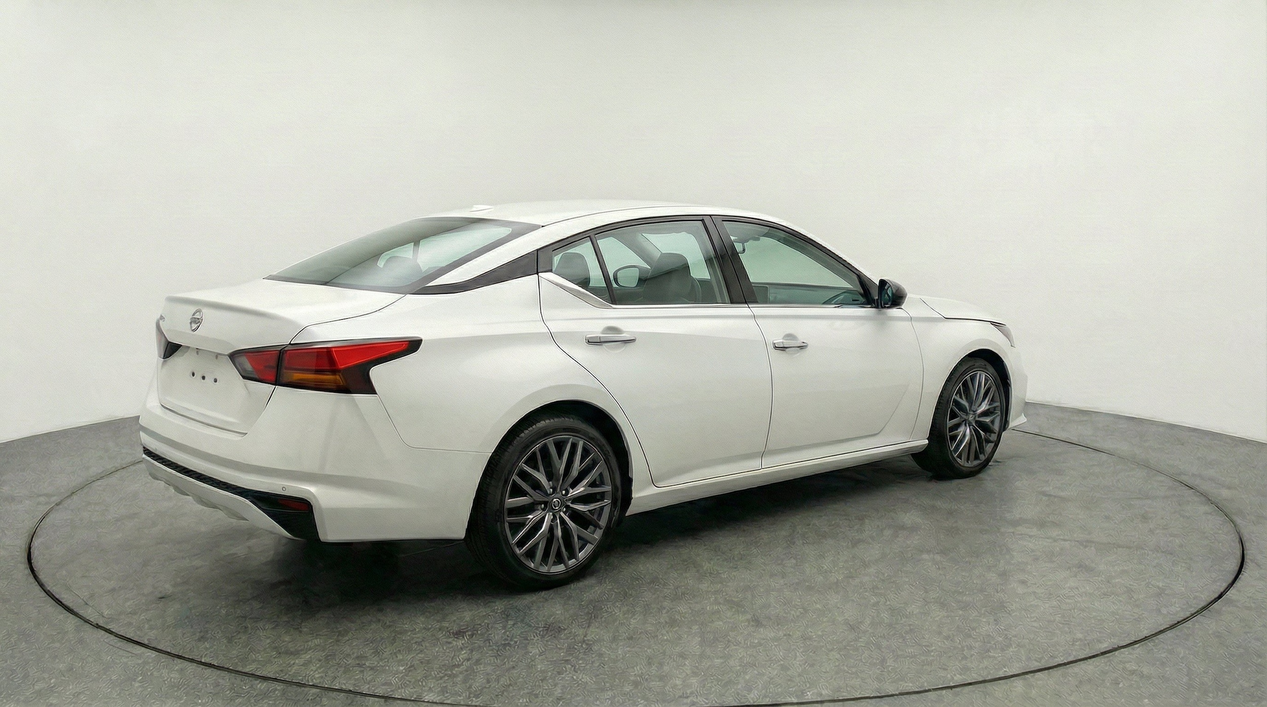 Thumbnail: 2025 Nissan Altima - 9