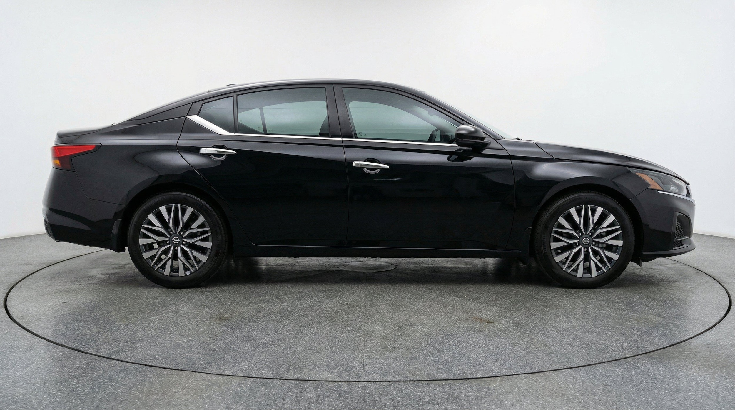 Thumbnail: 2025 Nissan Altima - 10