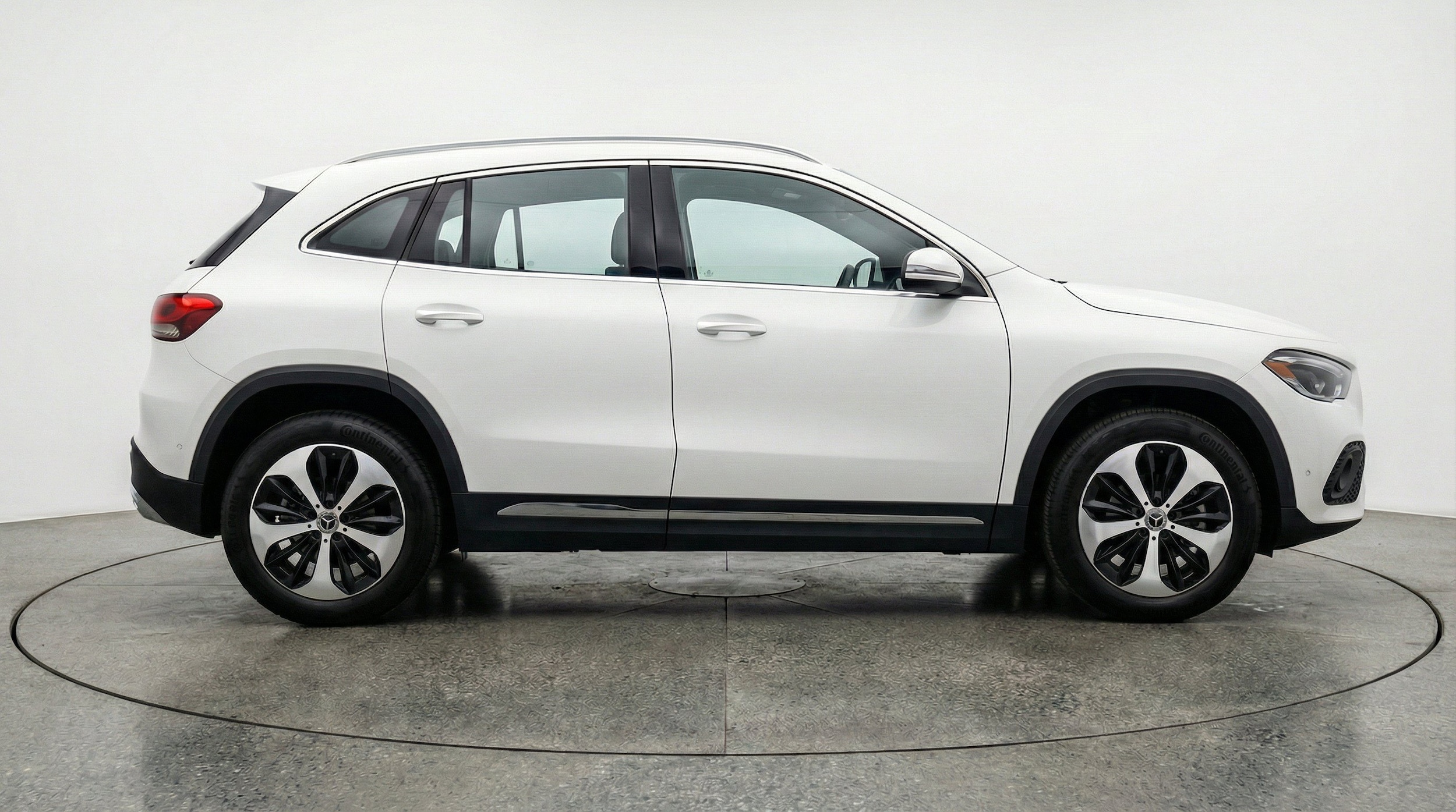 Thumbnail: 2025 Mercedes-Benz GLA - 10