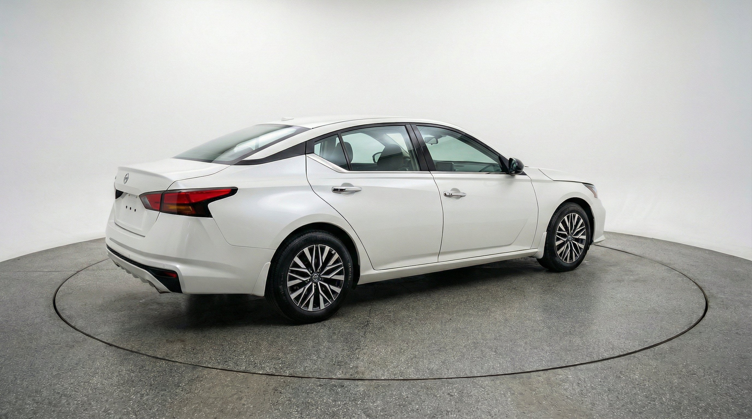 Thumbnail: 2025 Nissan Altima - 9