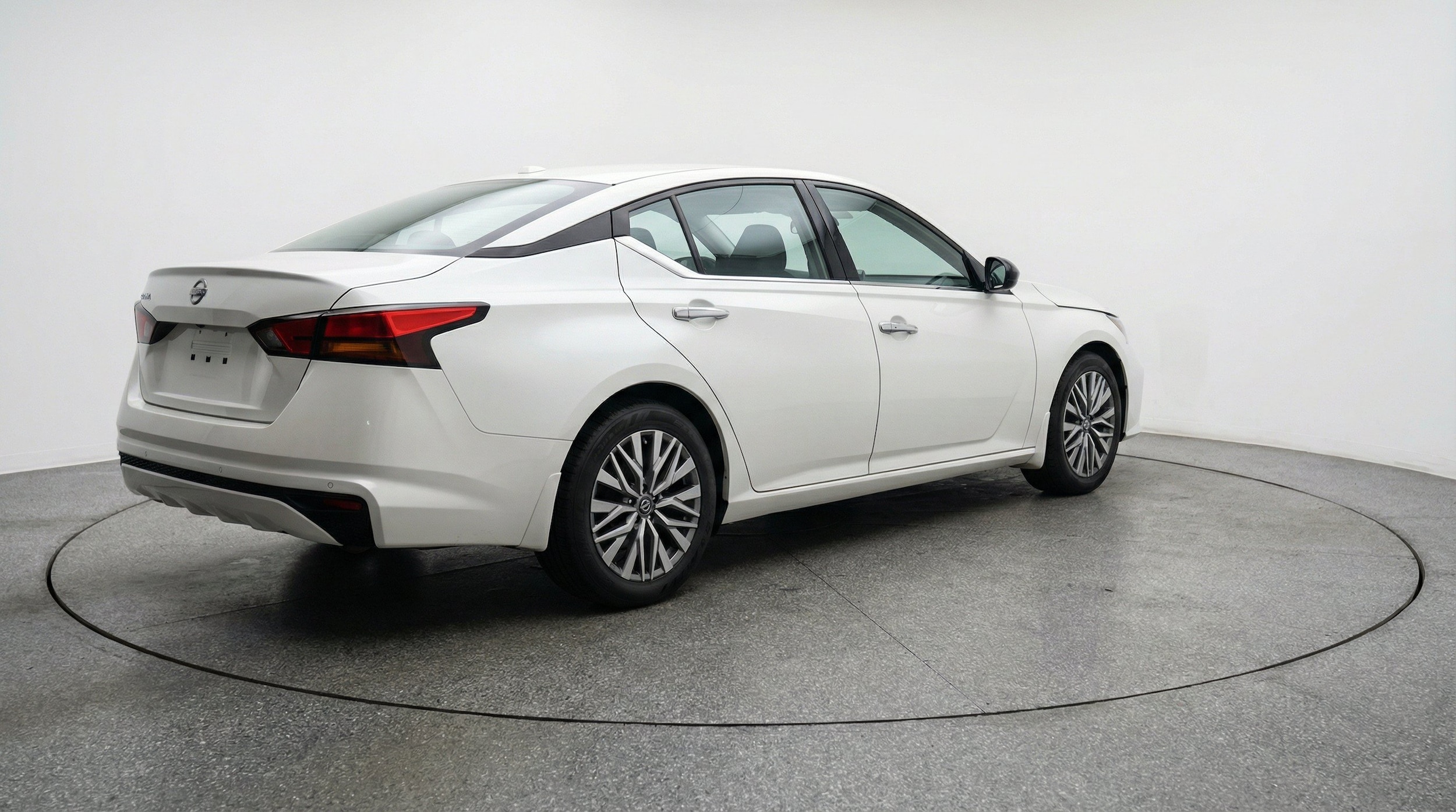 Thumbnail: 2025 Nissan Altima - 9