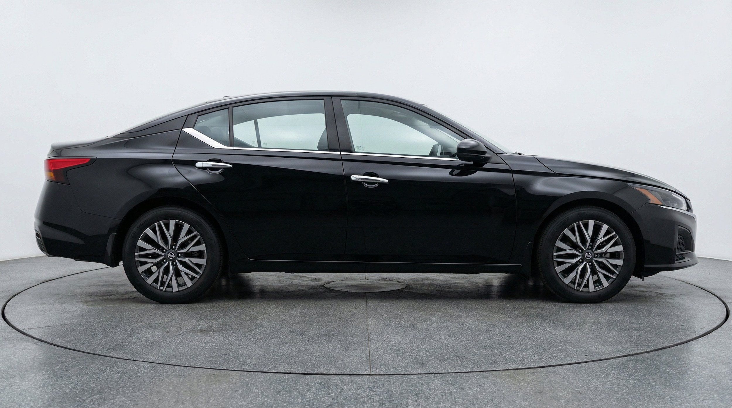 Thumbnail: 2025 Nissan Altima - 10