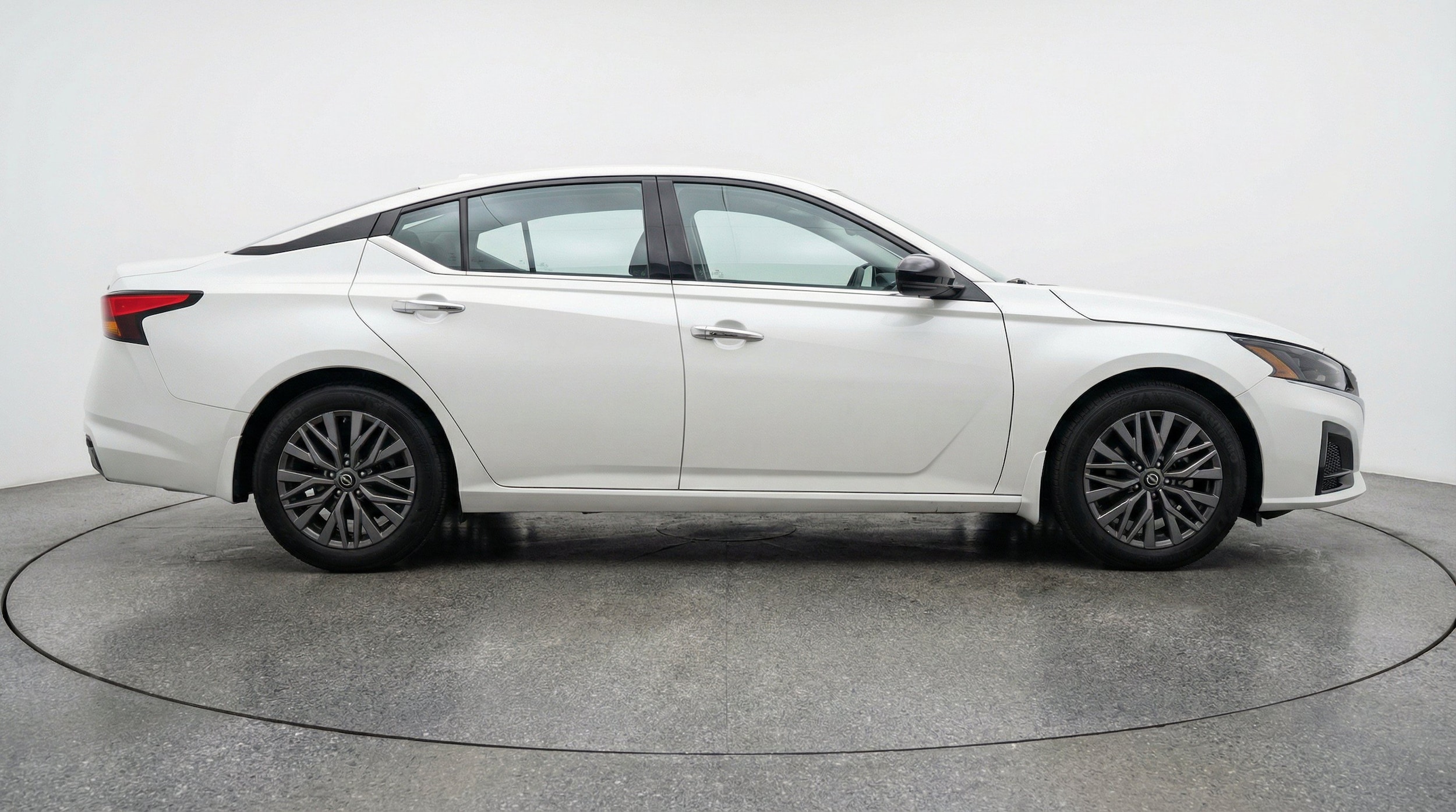 Thumbnail: 2025 Nissan Altima - 10