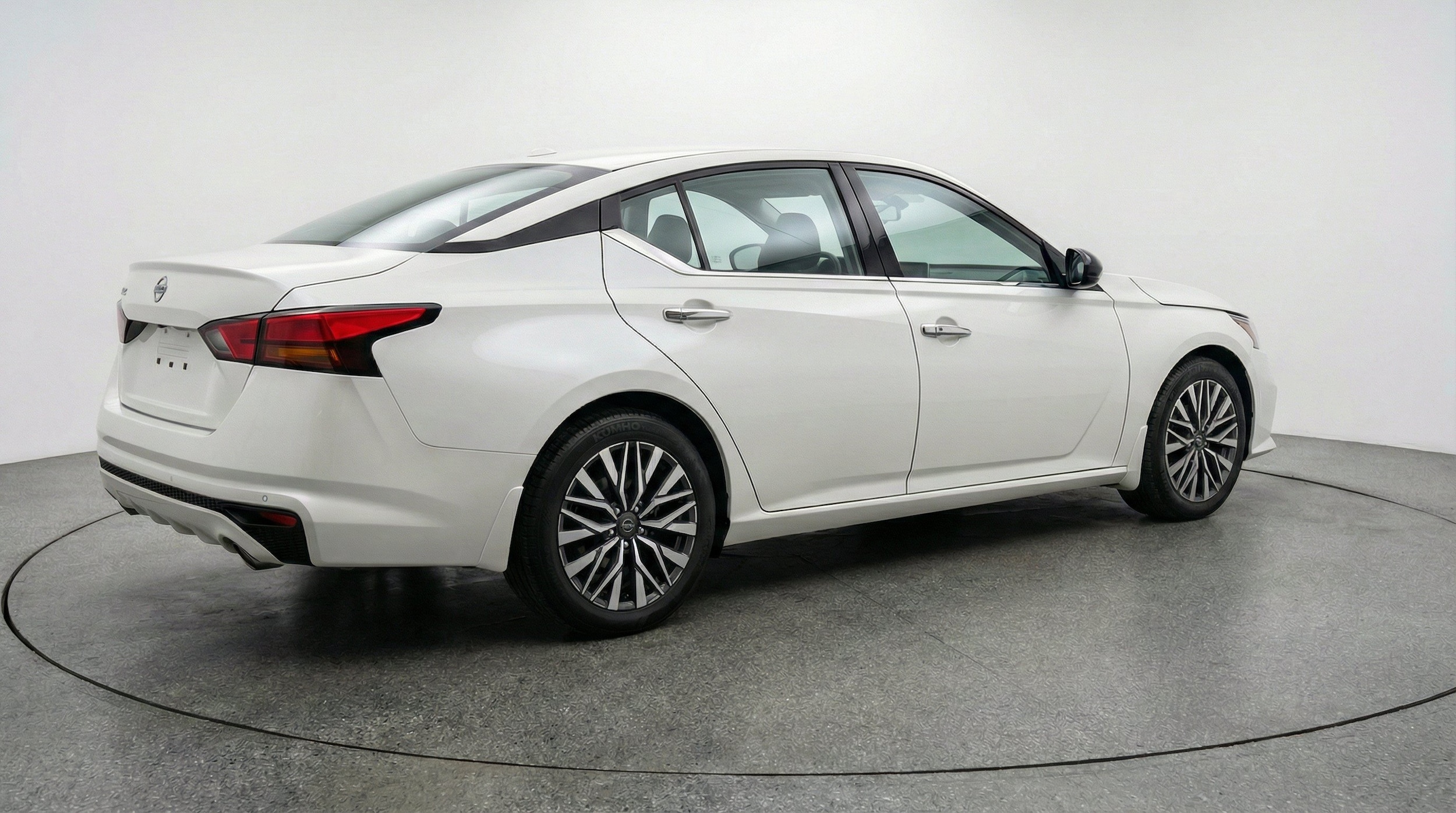 Thumbnail: 2025 Nissan Altima - 9