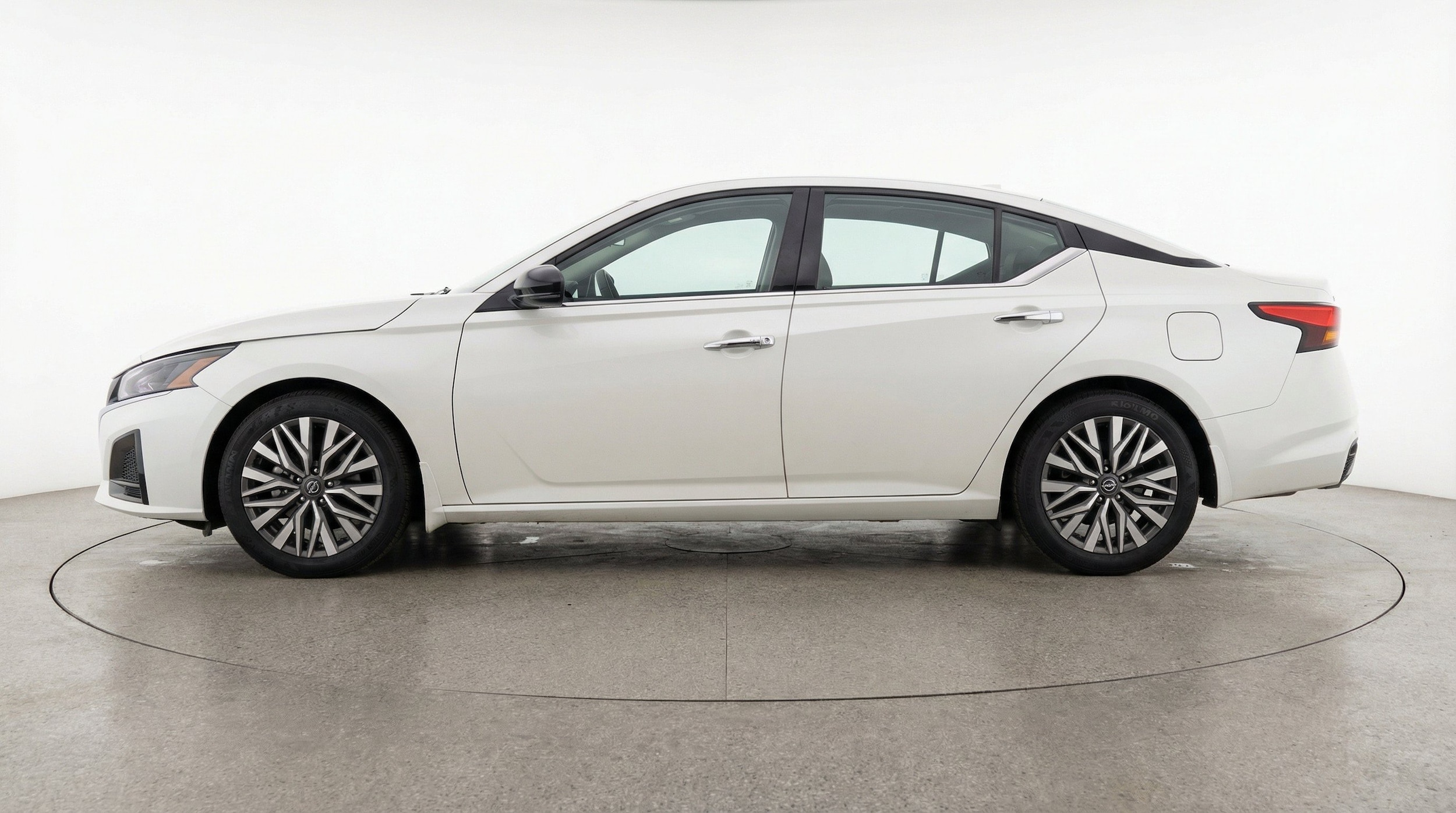 Thumbnail: 2025 Nissan Altima - 5