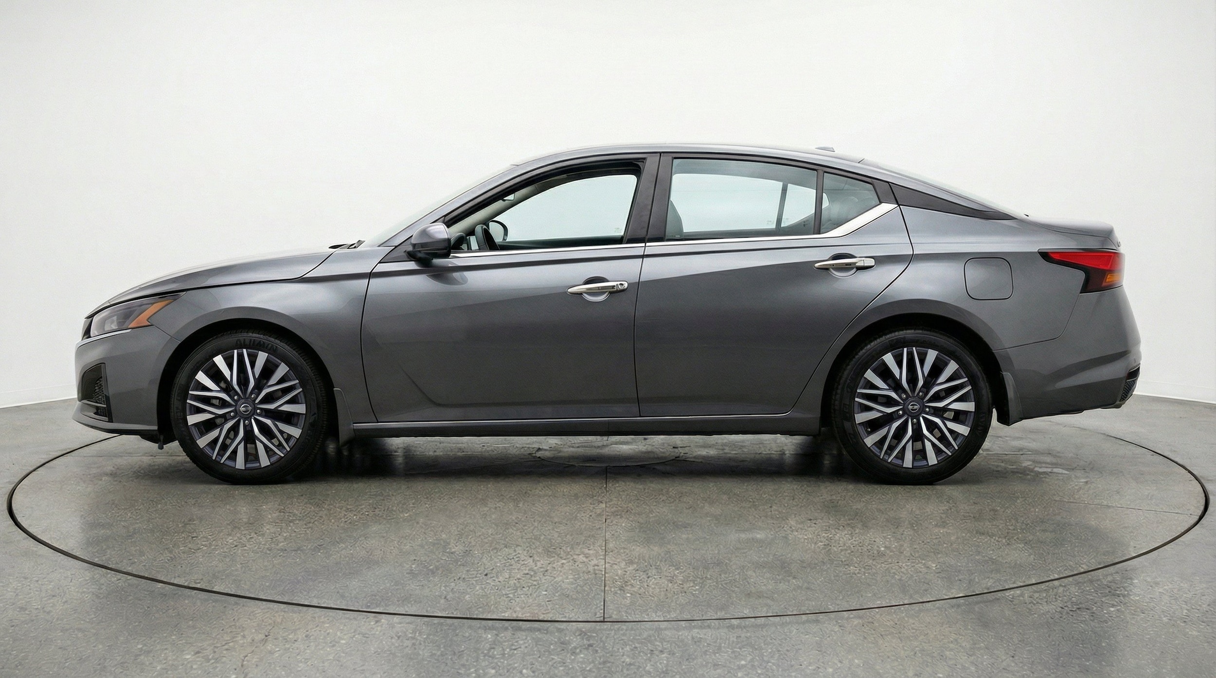 Thumbnail: 2025 Nissan Altima - 5