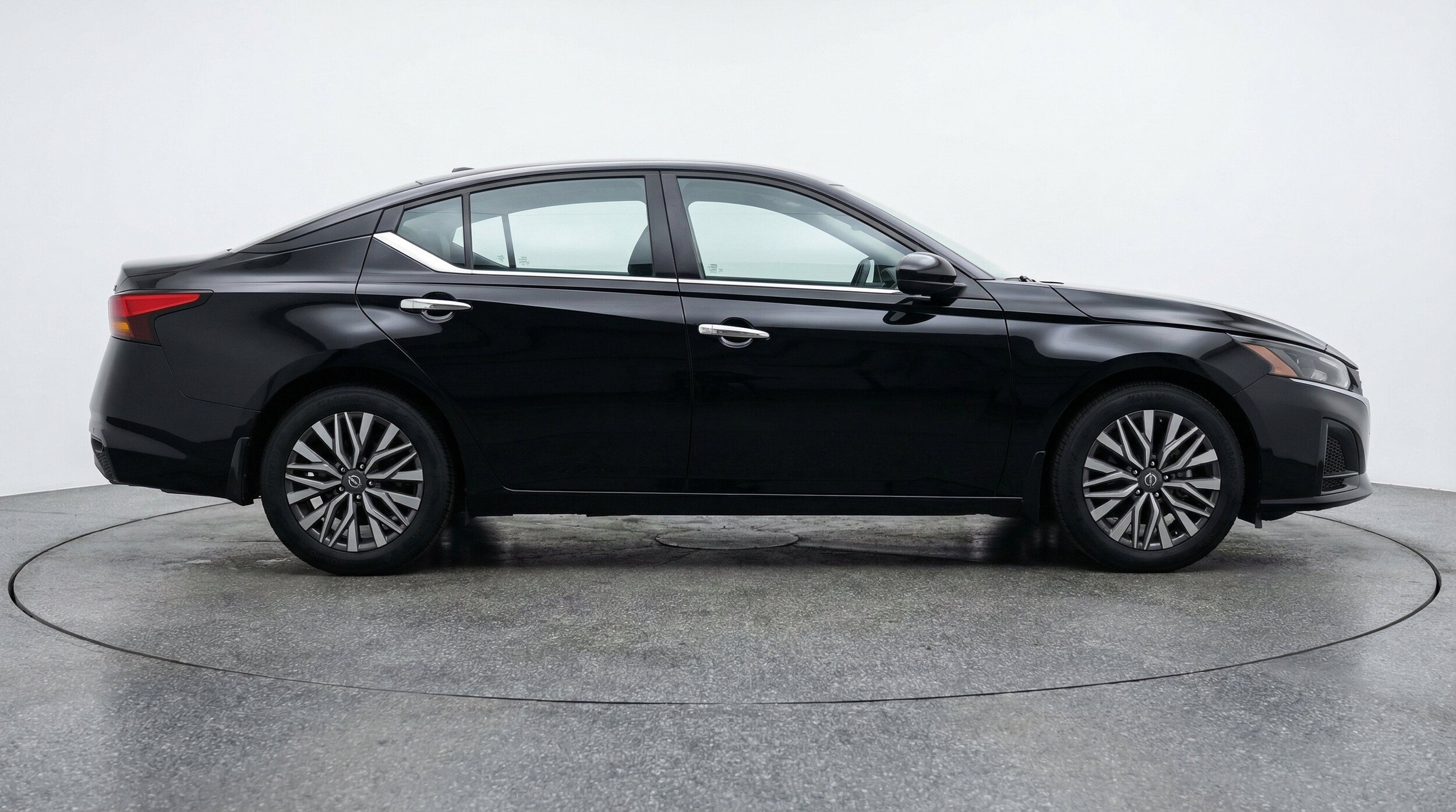 Thumbnail: 2025 Nissan Altima - 10