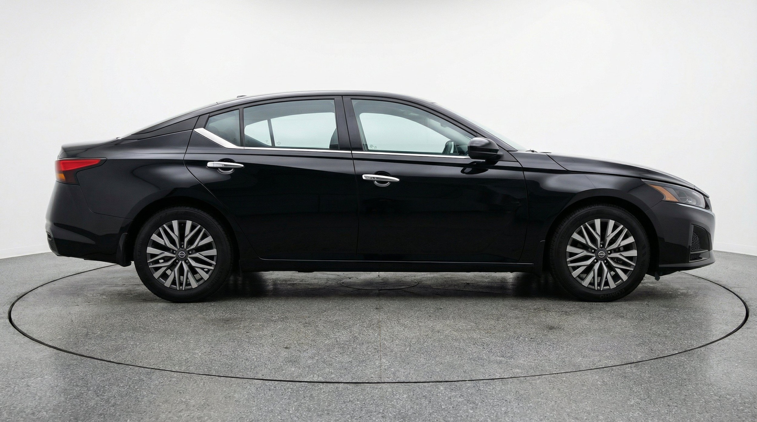 Thumbnail: 2025 Nissan Altima - 10