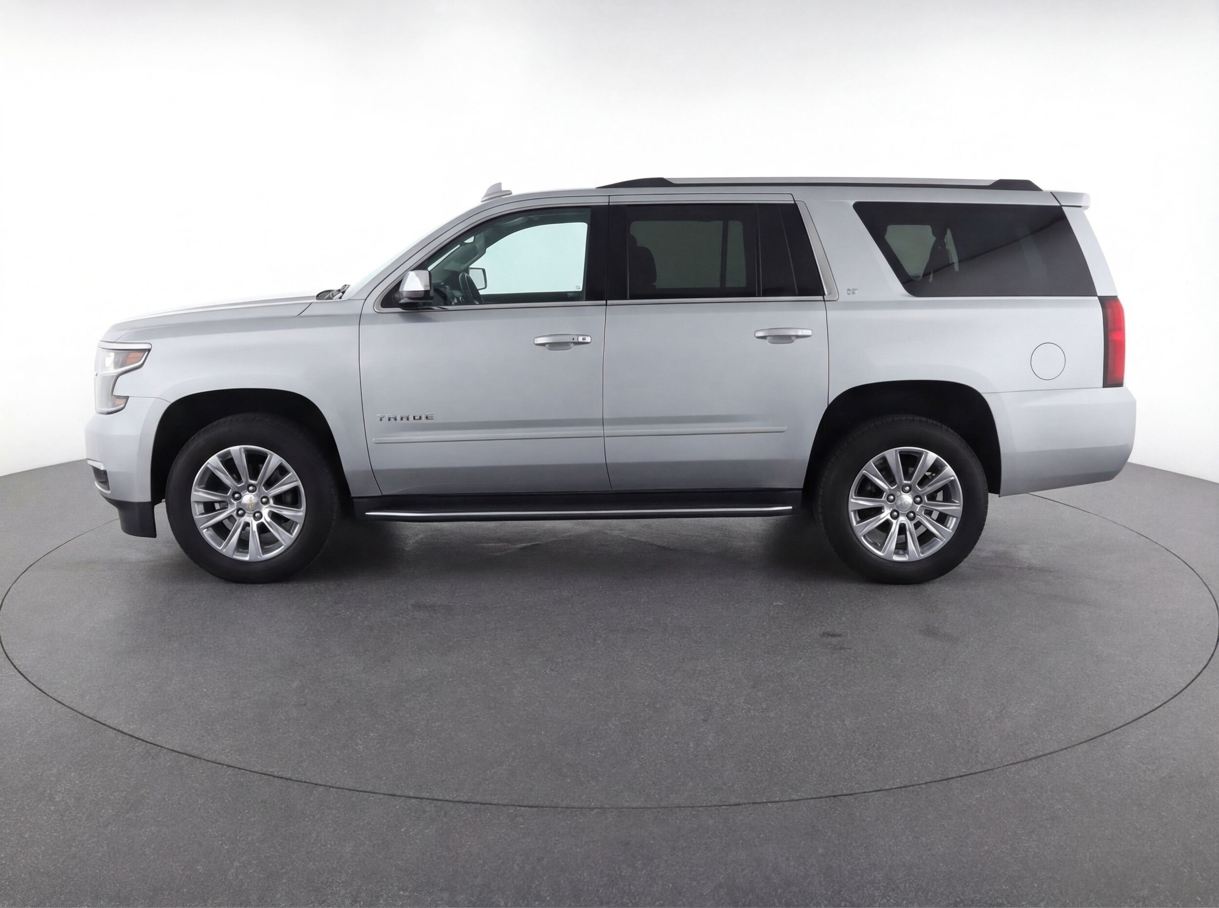 Thumbnail: 2023 Chevrolet Tahoe - 5