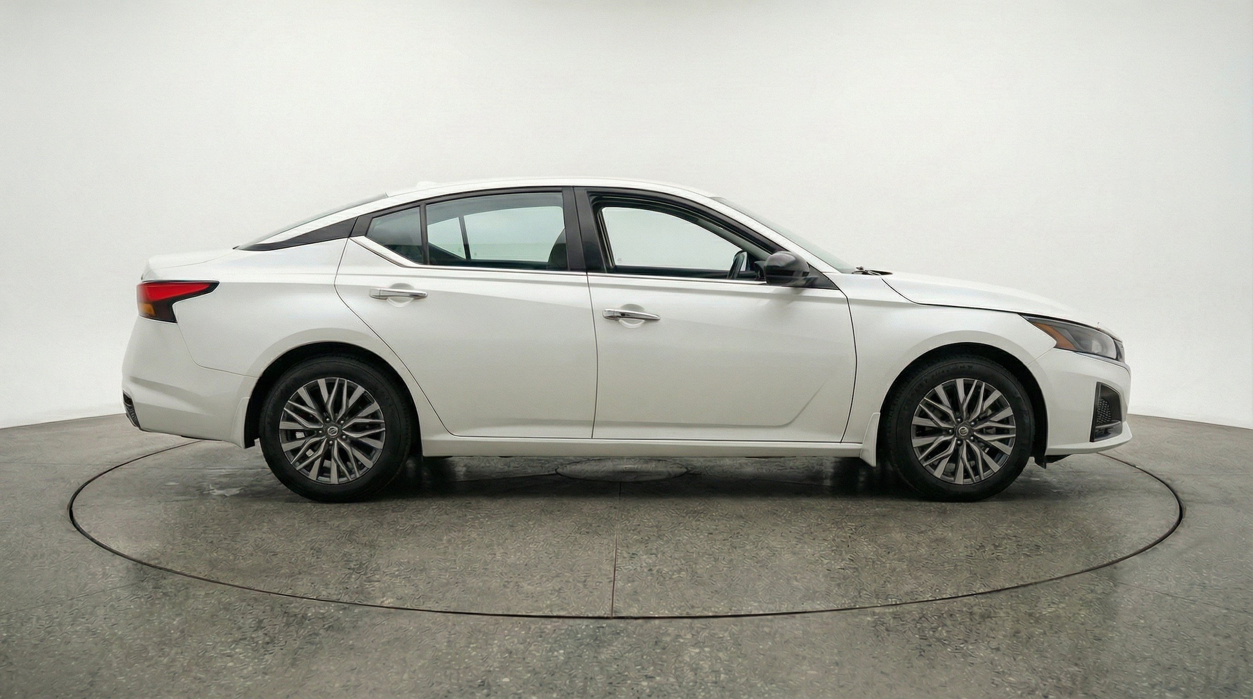 Thumbnail: 2025 Nissan Altima - 10