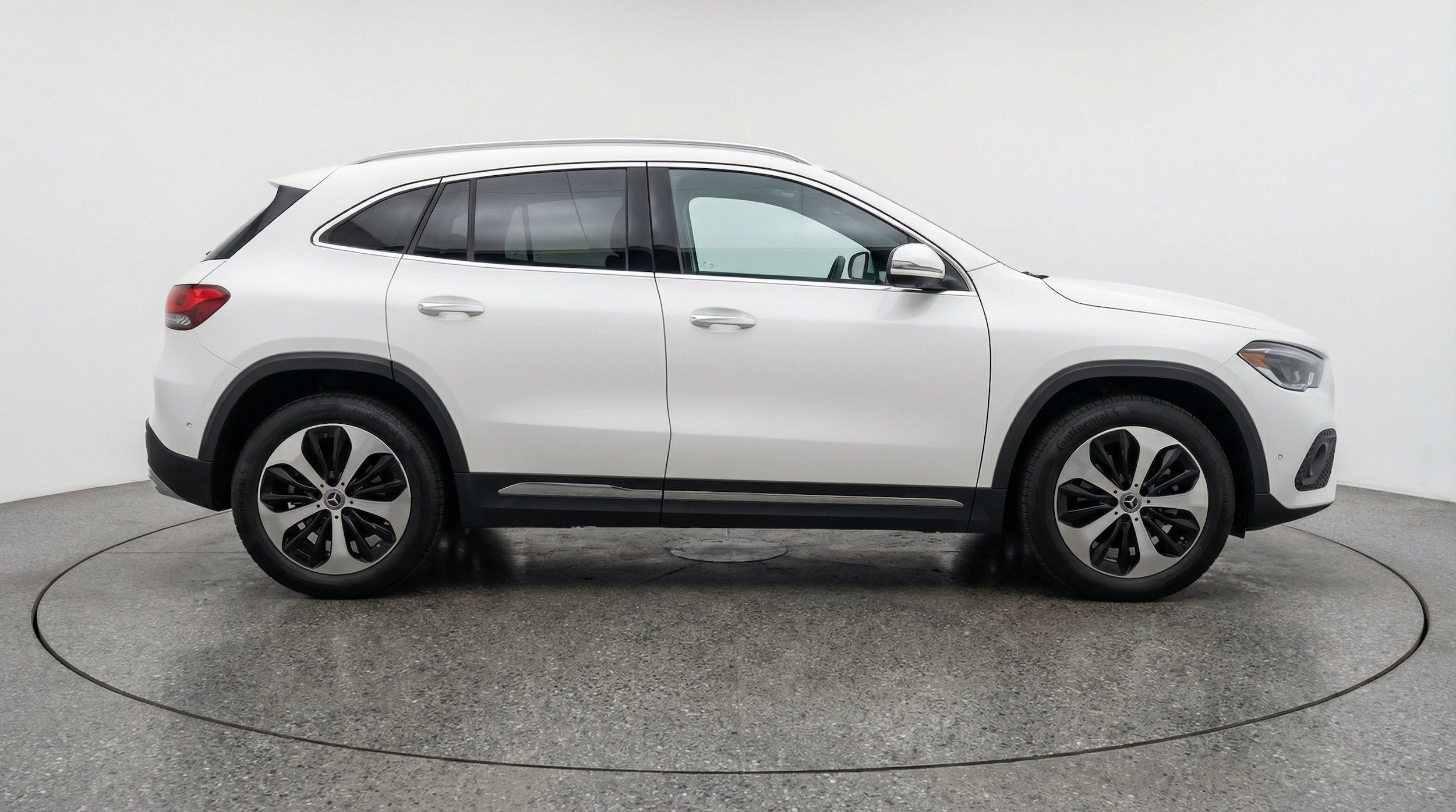 Thumbnail: 2025 Mercedes-Benz GLA - 10