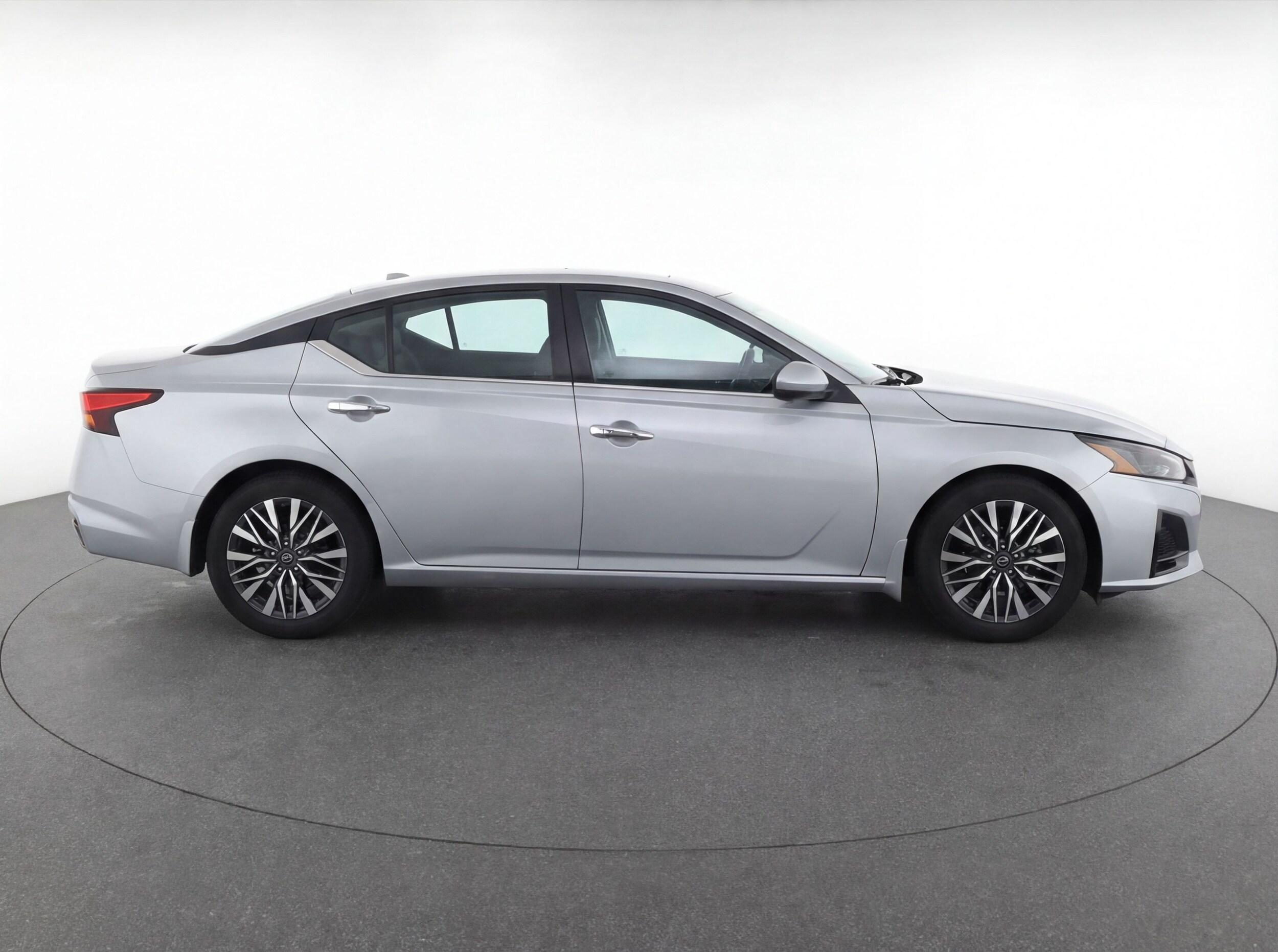 Thumbnail: 2023 Nissan Altima - 10