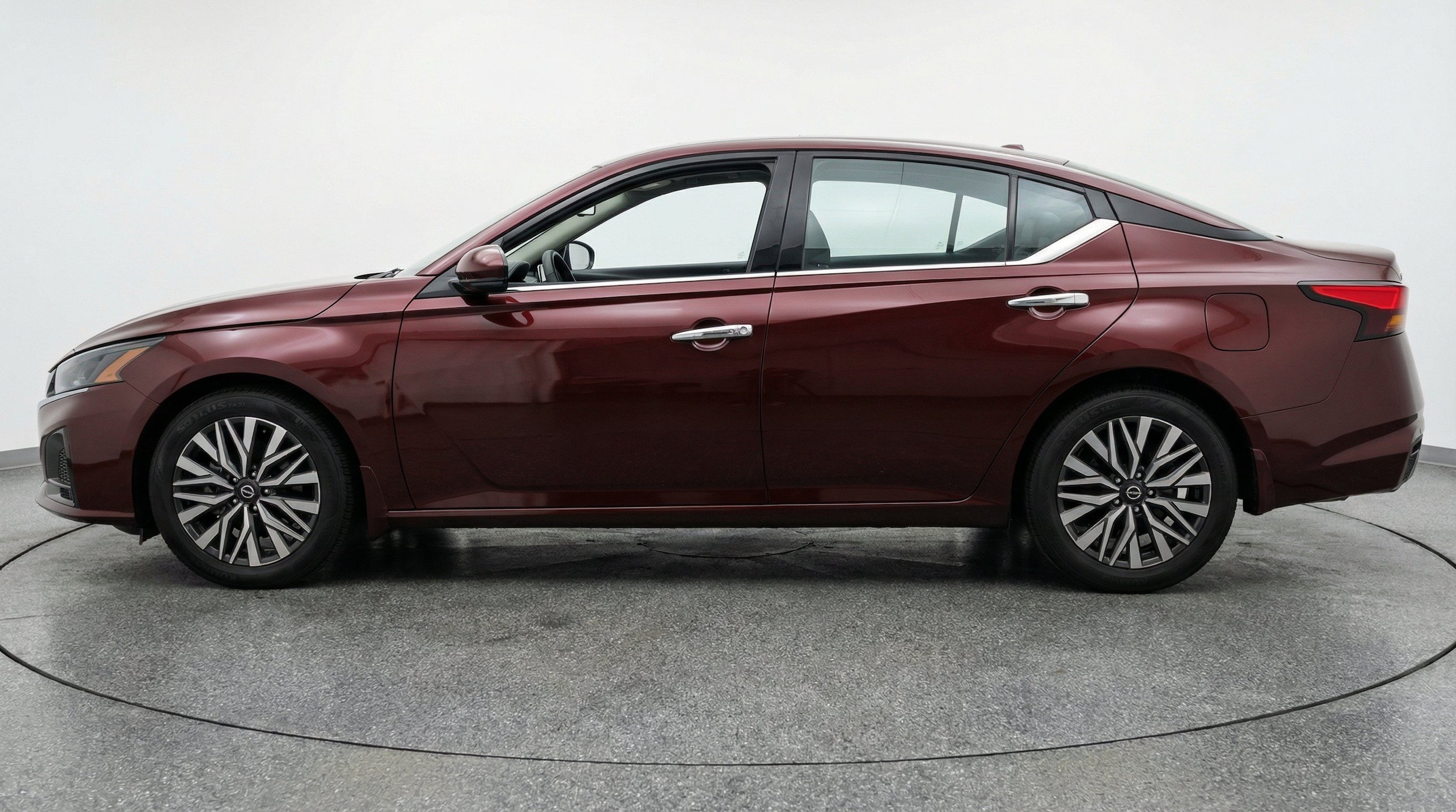 Thumbnail: 2025 Nissan Altima - 5