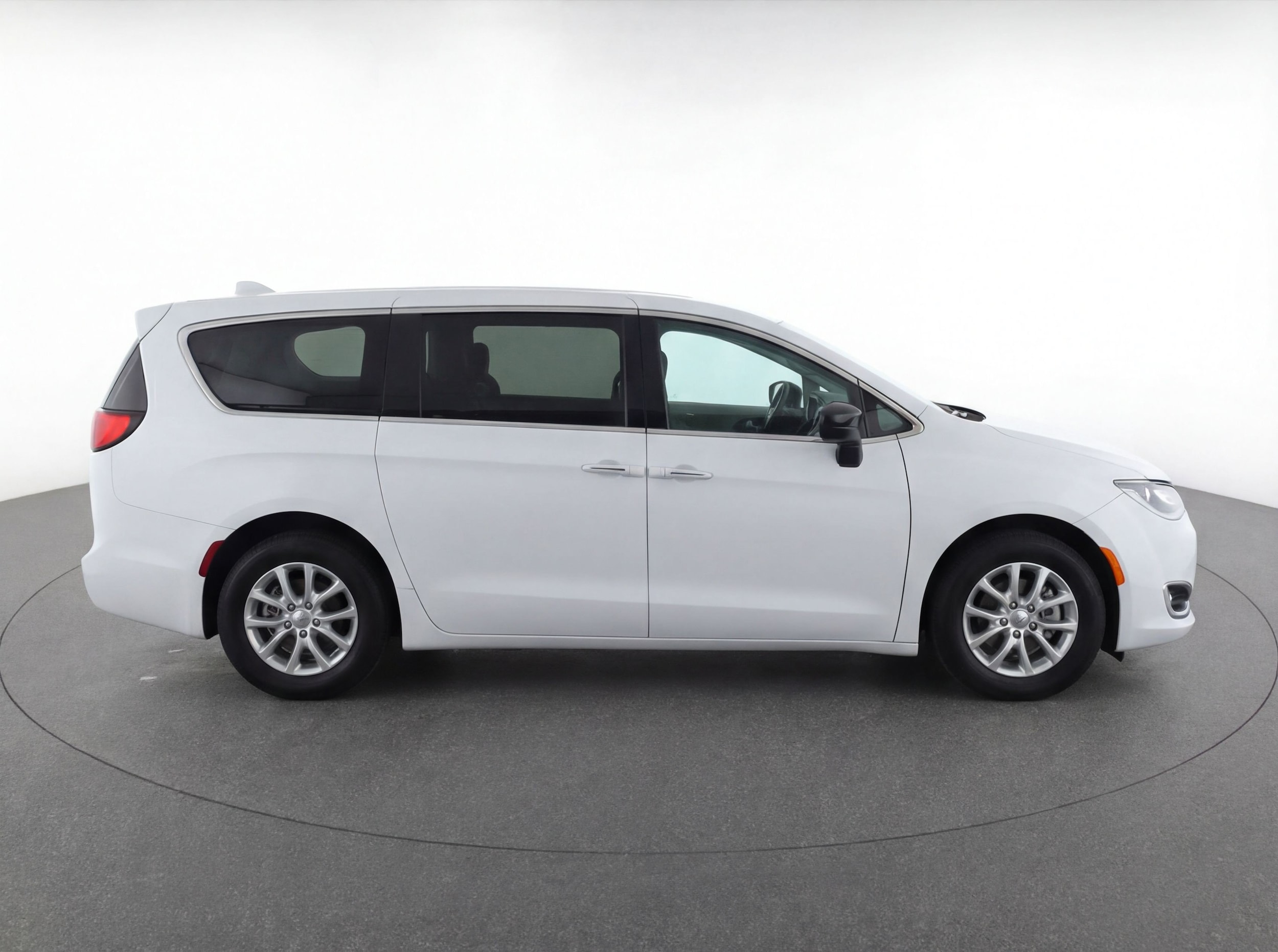 Thumbnail: 2024 Chrysler Pacifica - 10