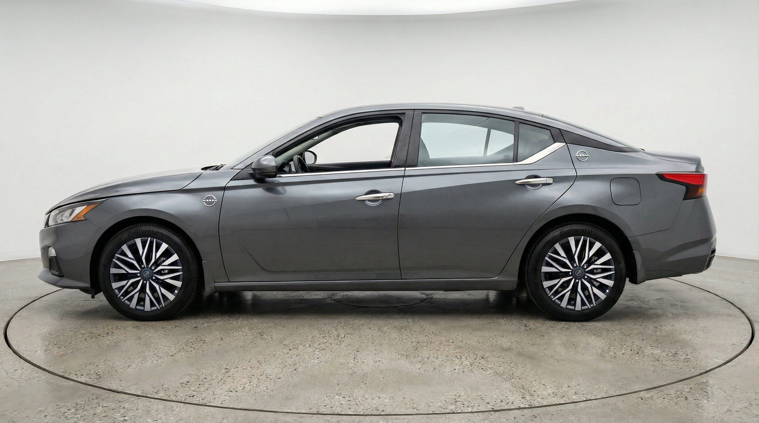 Thumbnail: 2025 Nissan Altima - 5