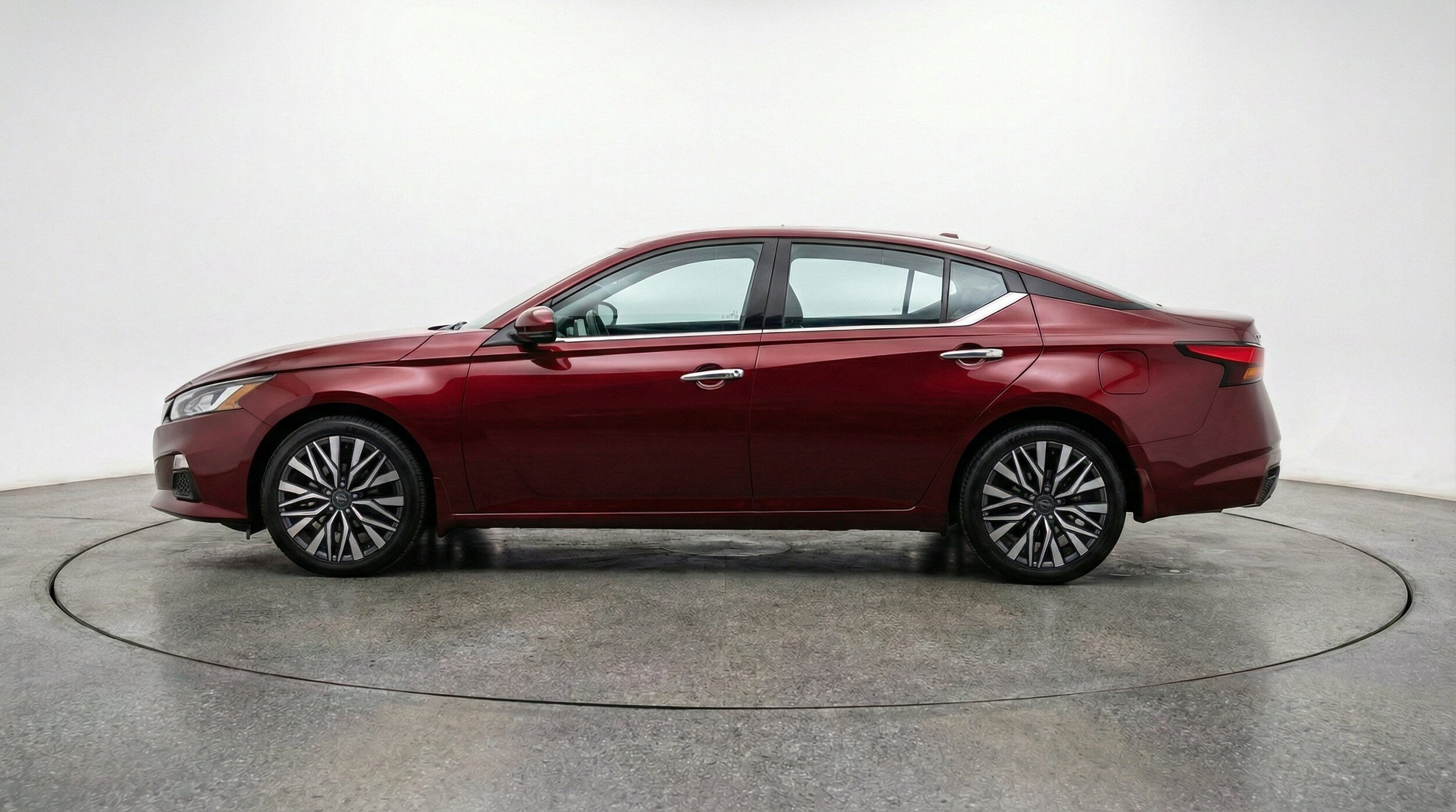 Thumbnail: 2025 Nissan Altima - 5