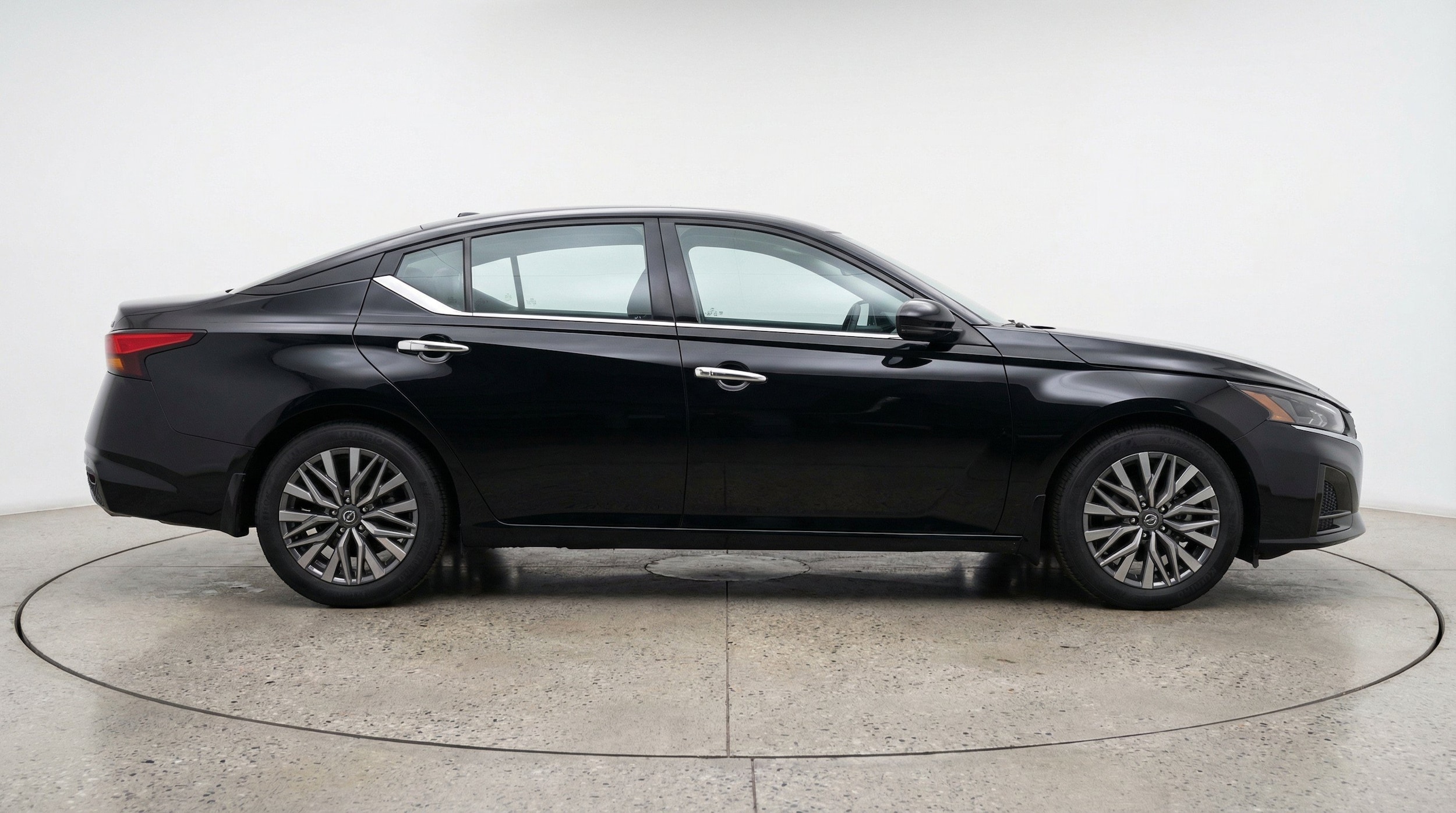 Thumbnail: 2025 Nissan Altima - 10
