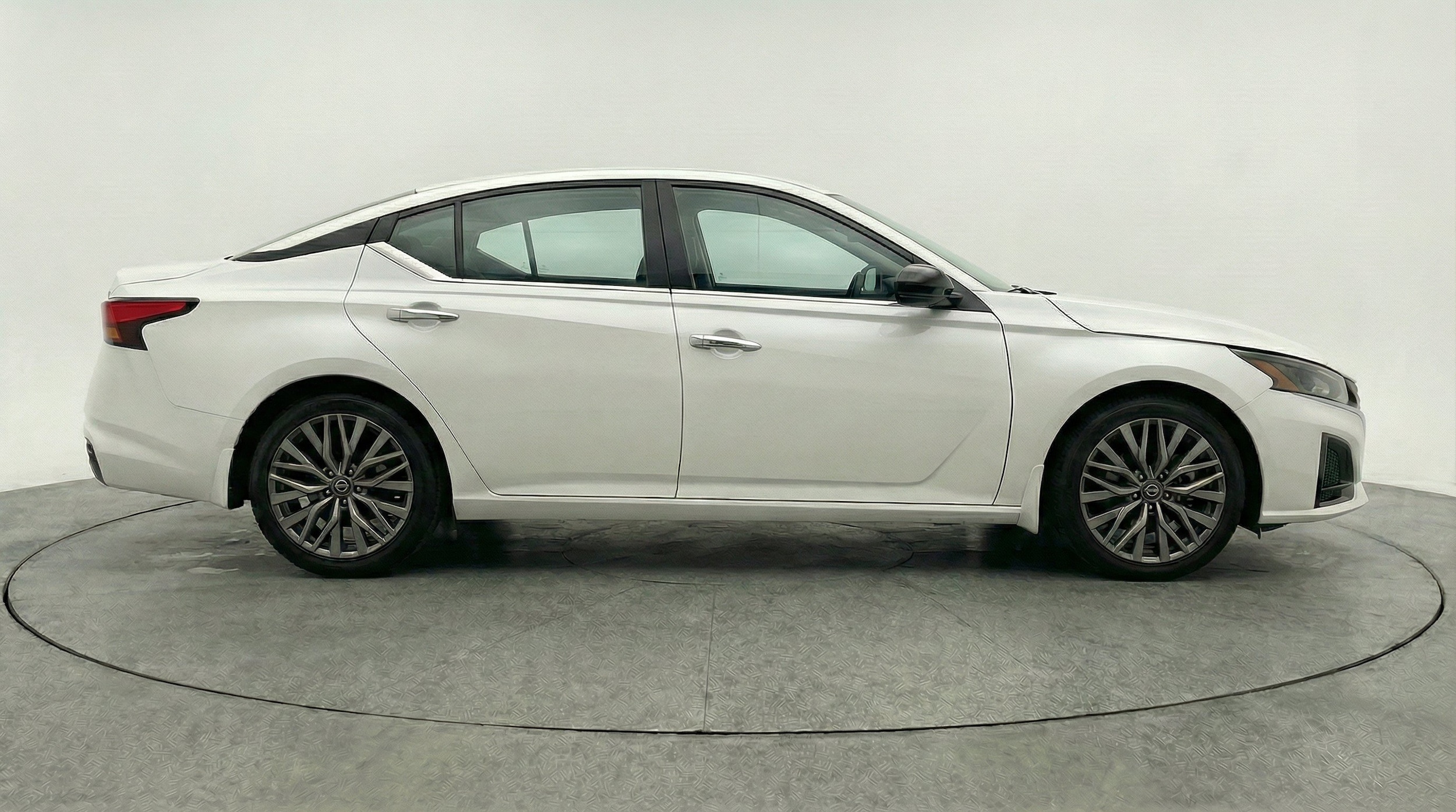 Thumbnail: 2025 Nissan Altima - 10