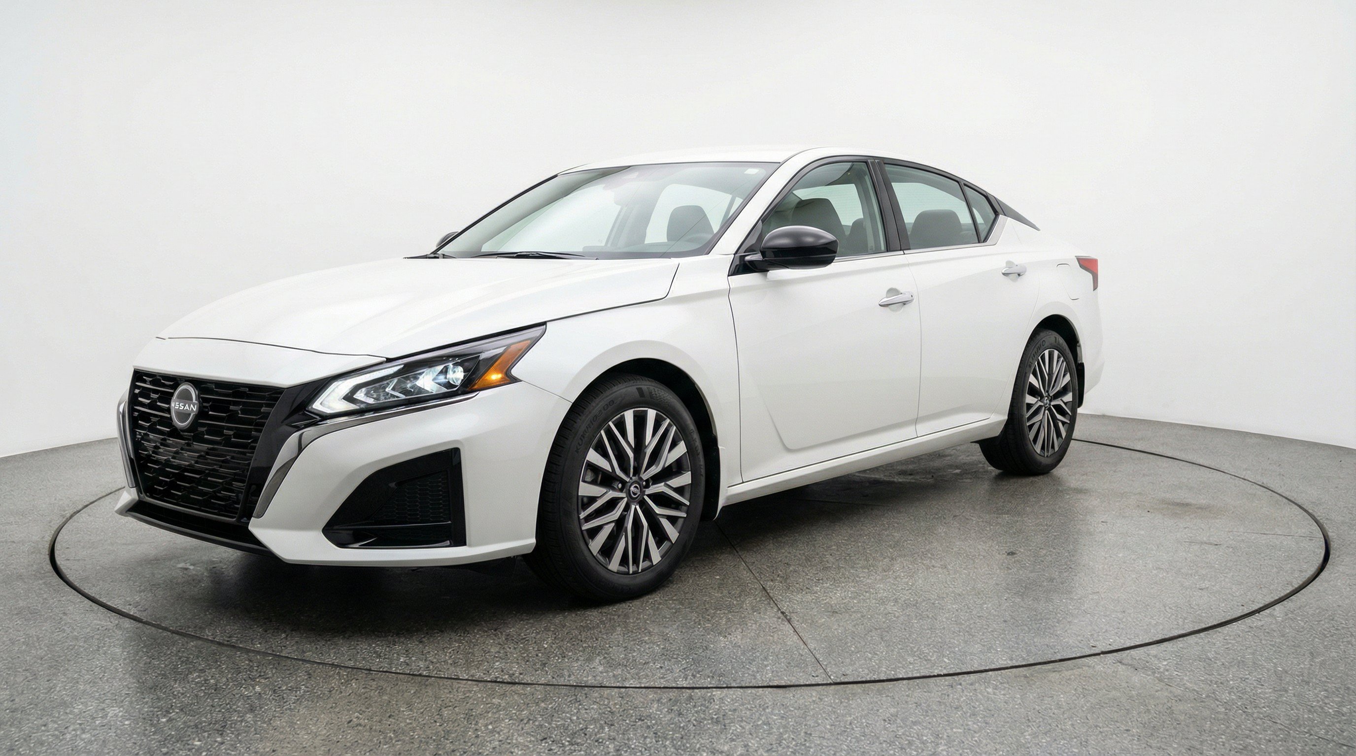 Thumbnail: 2025 Nissan Altima - 3