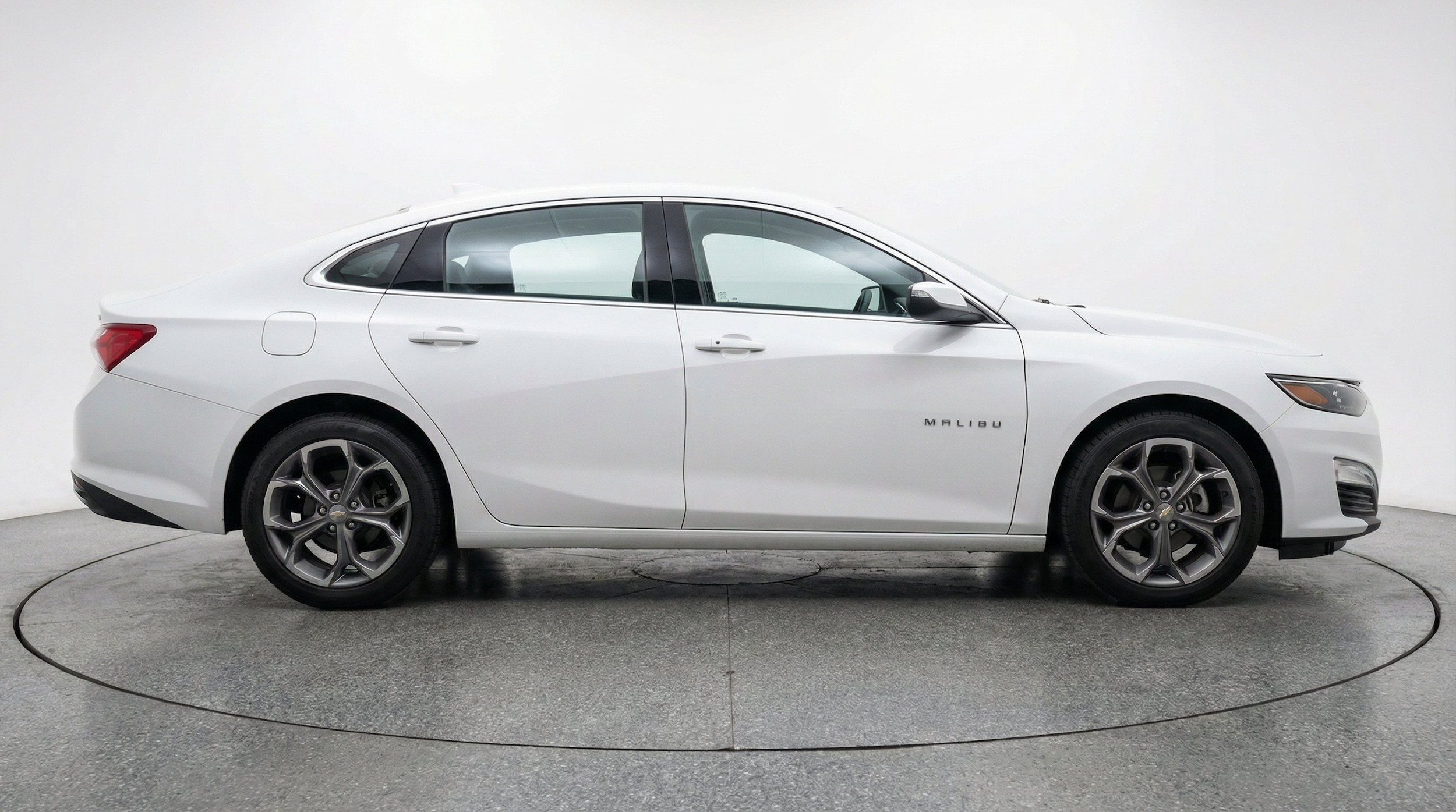 Thumbnail: 2024 Chevrolet Malibu - 10
