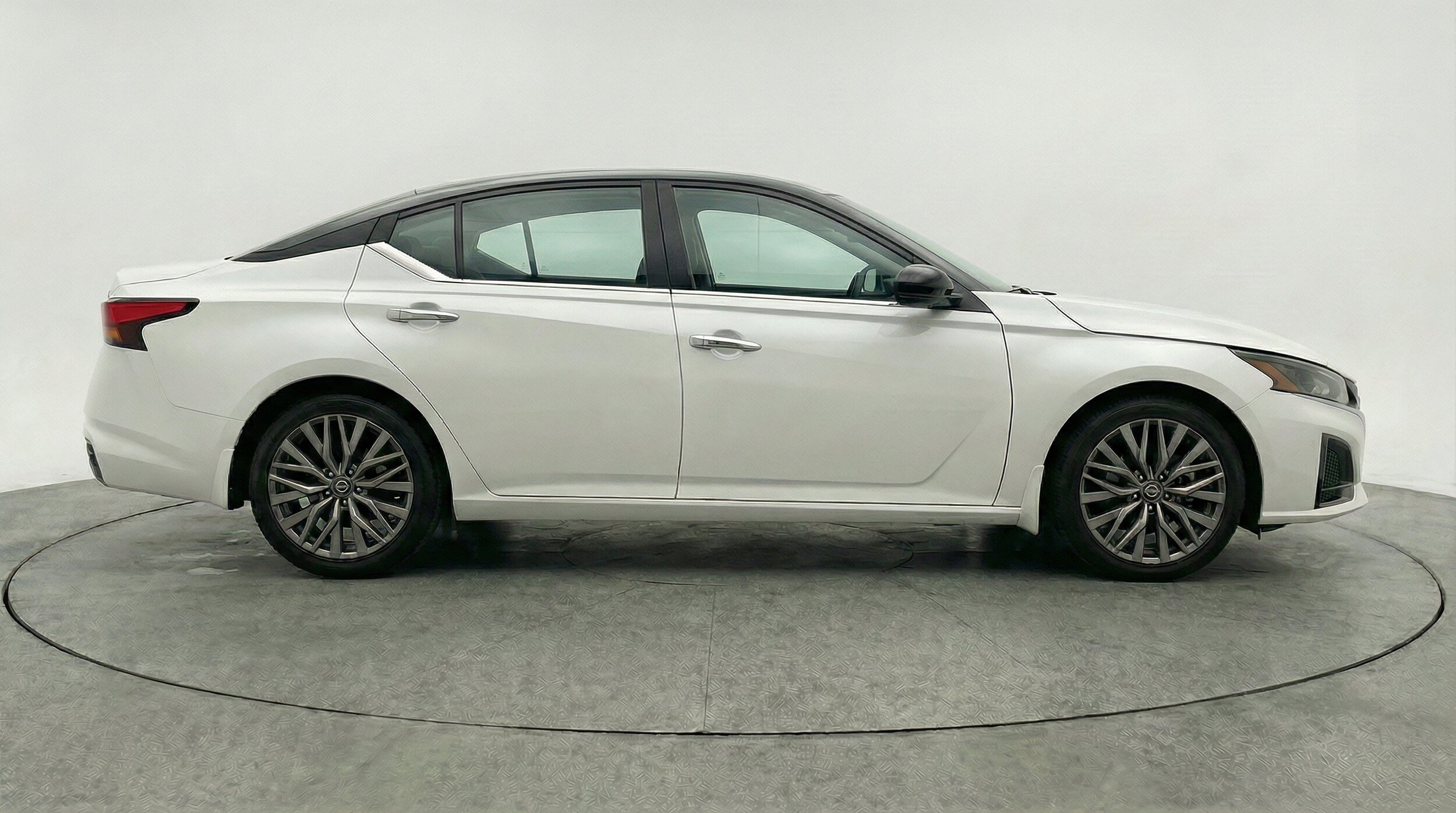 Thumbnail: 2025 Nissan Altima - 10