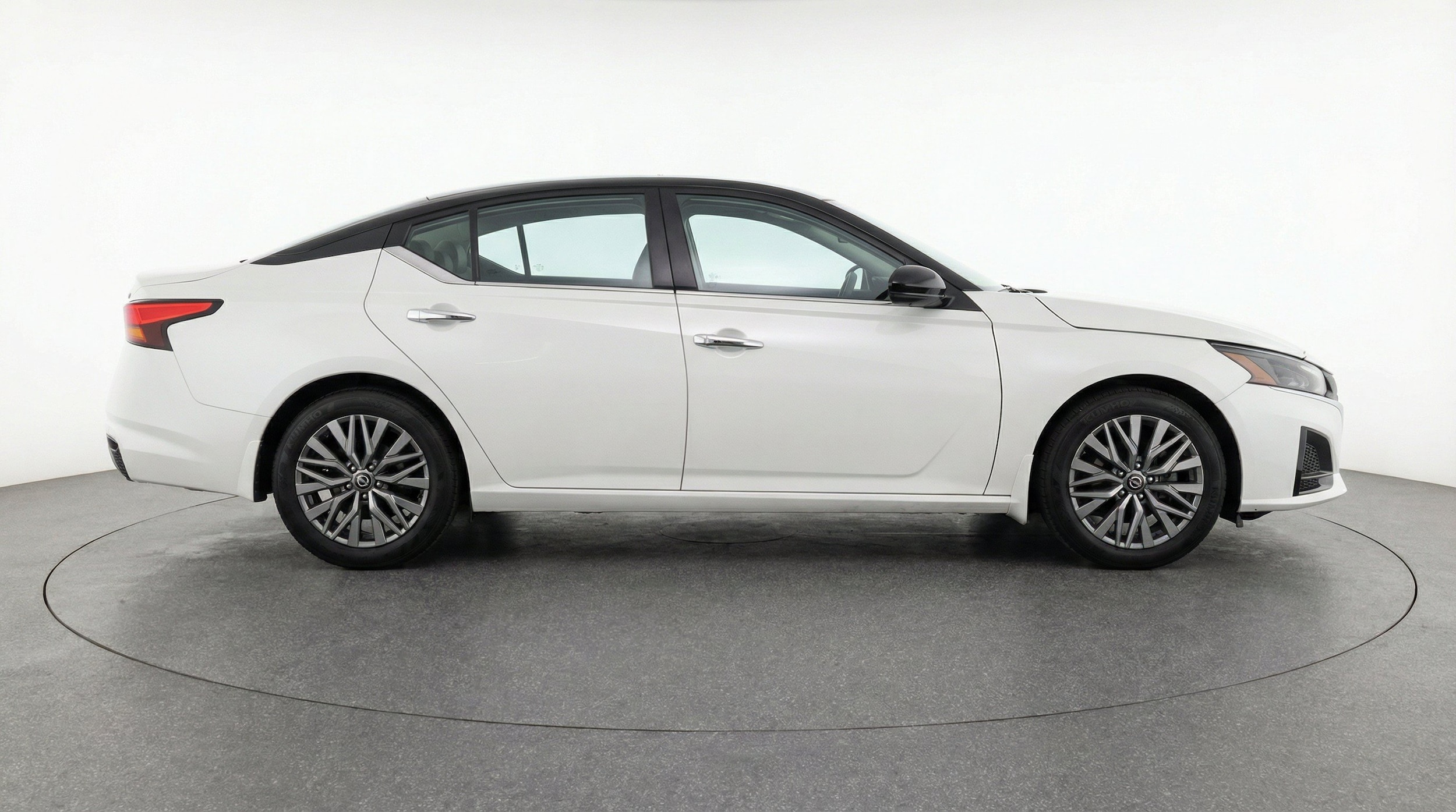 Thumbnail: 2025 Nissan Altima - 10