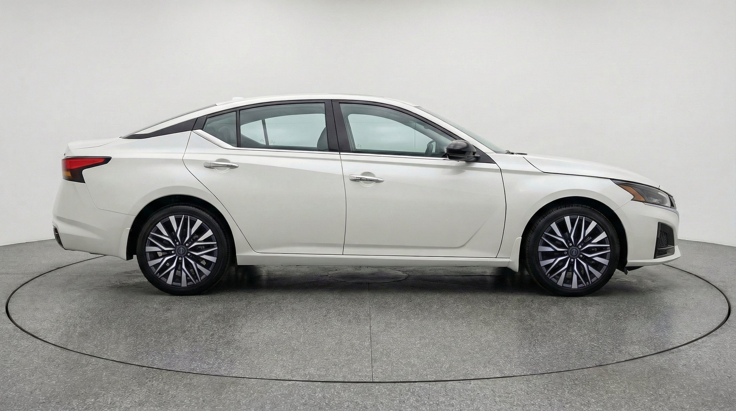 Thumbnail: 2025 Nissan Altima - 10