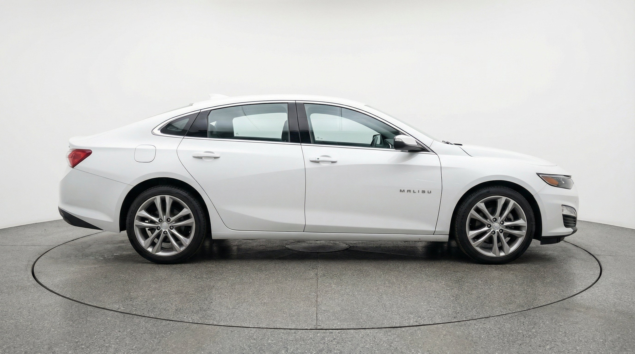 Thumbnail: 2024 Chevrolet Malibu - 10