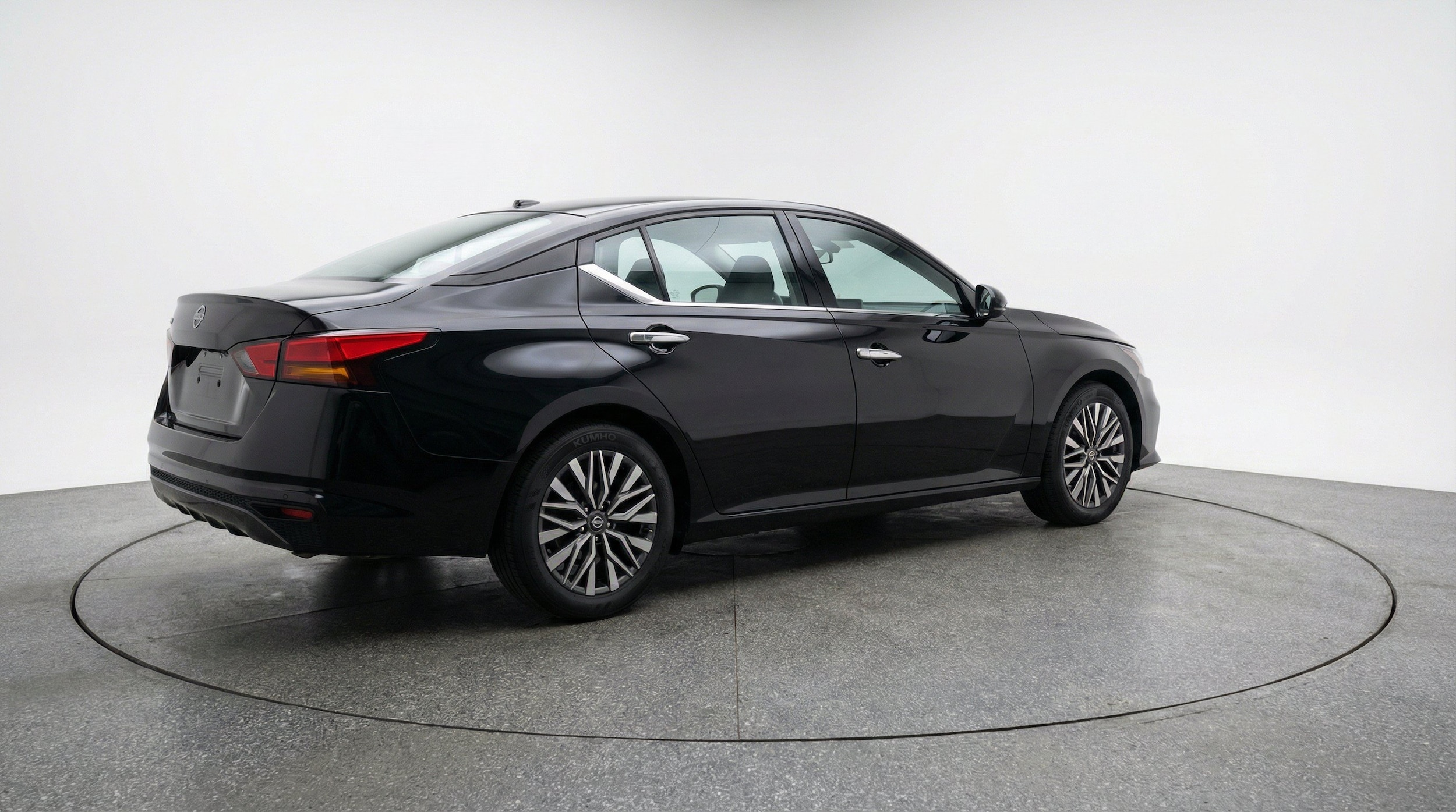 Thumbnail: 2025 Nissan Altima - 9