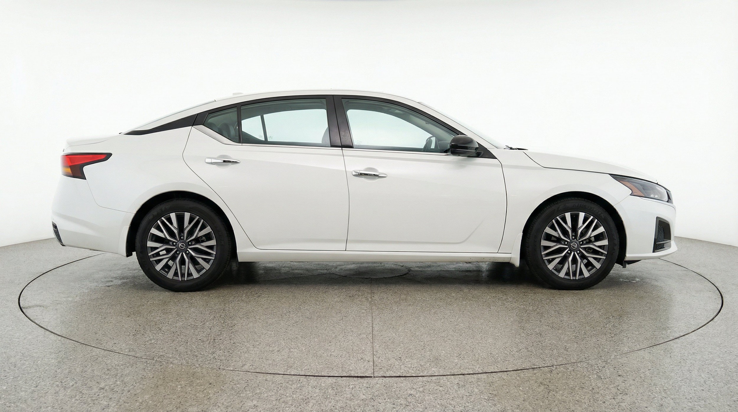 Thumbnail: 2025 Nissan Altima - 10