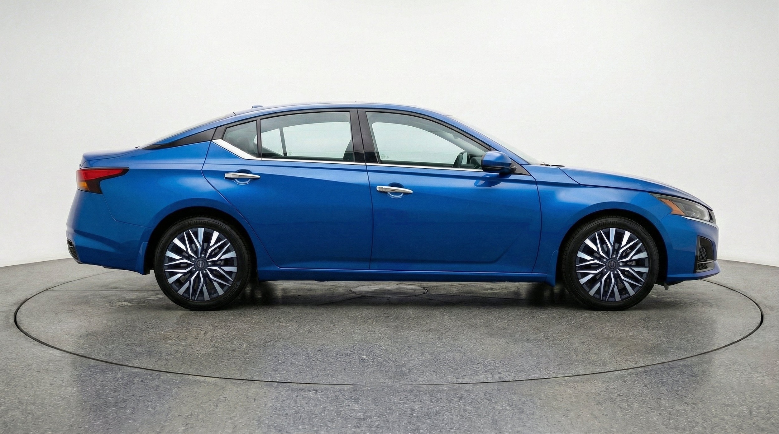 Thumbnail: 2025 Nissan Altima - 10