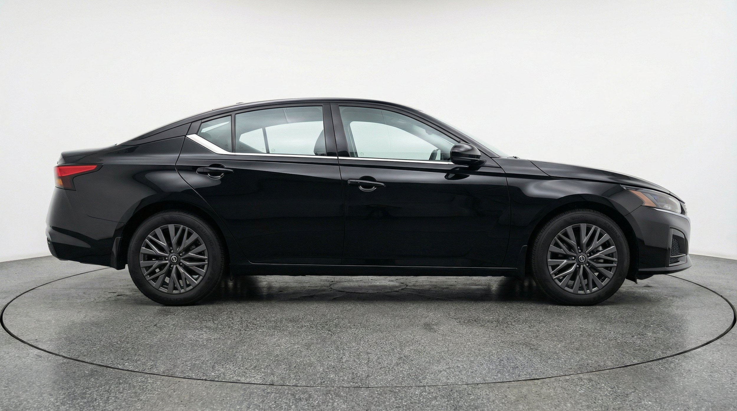 Thumbnail: 2025 Nissan Altima - 10