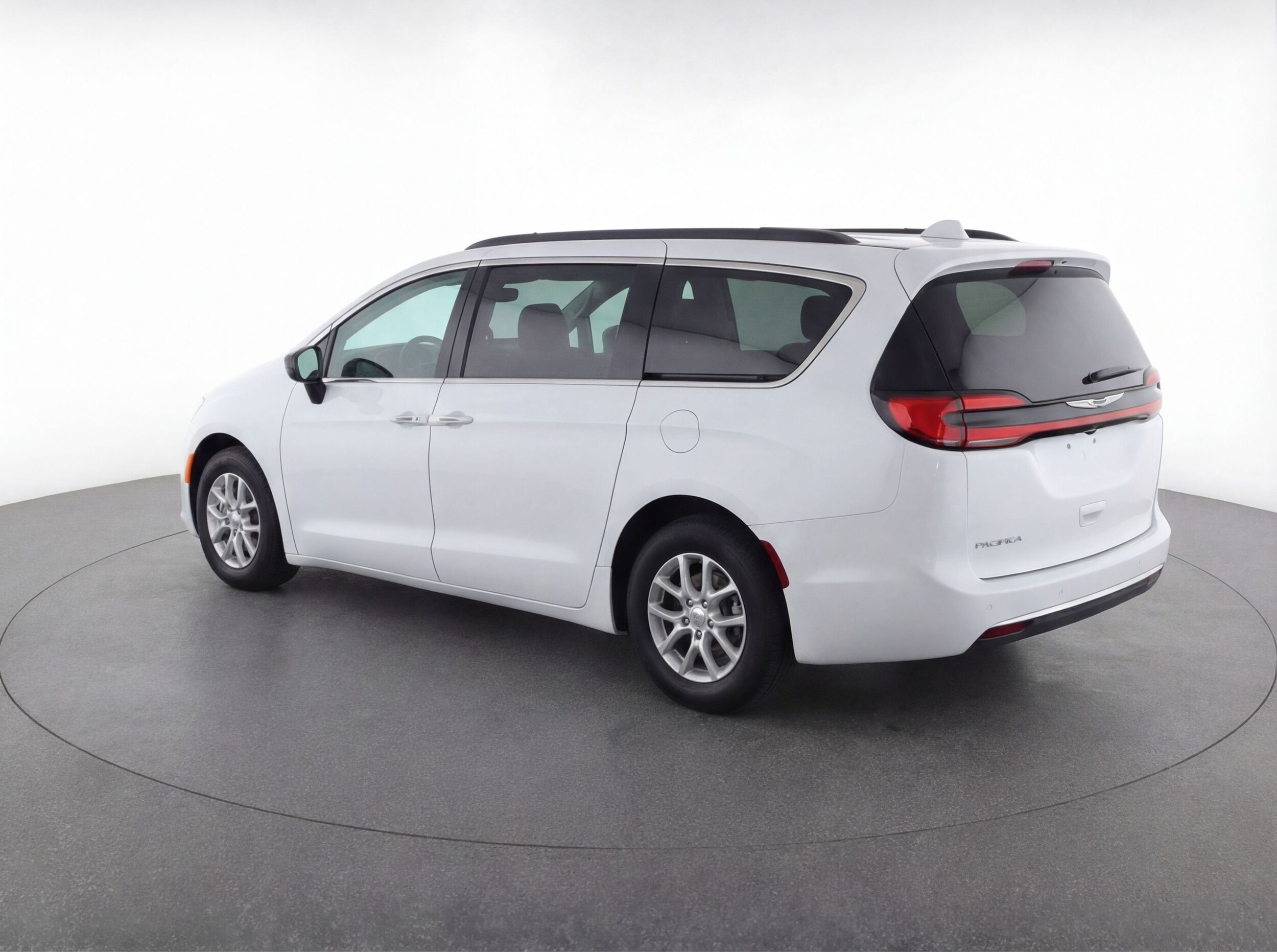 Thumbnail: 2024 Chrysler Pacifica - 6
