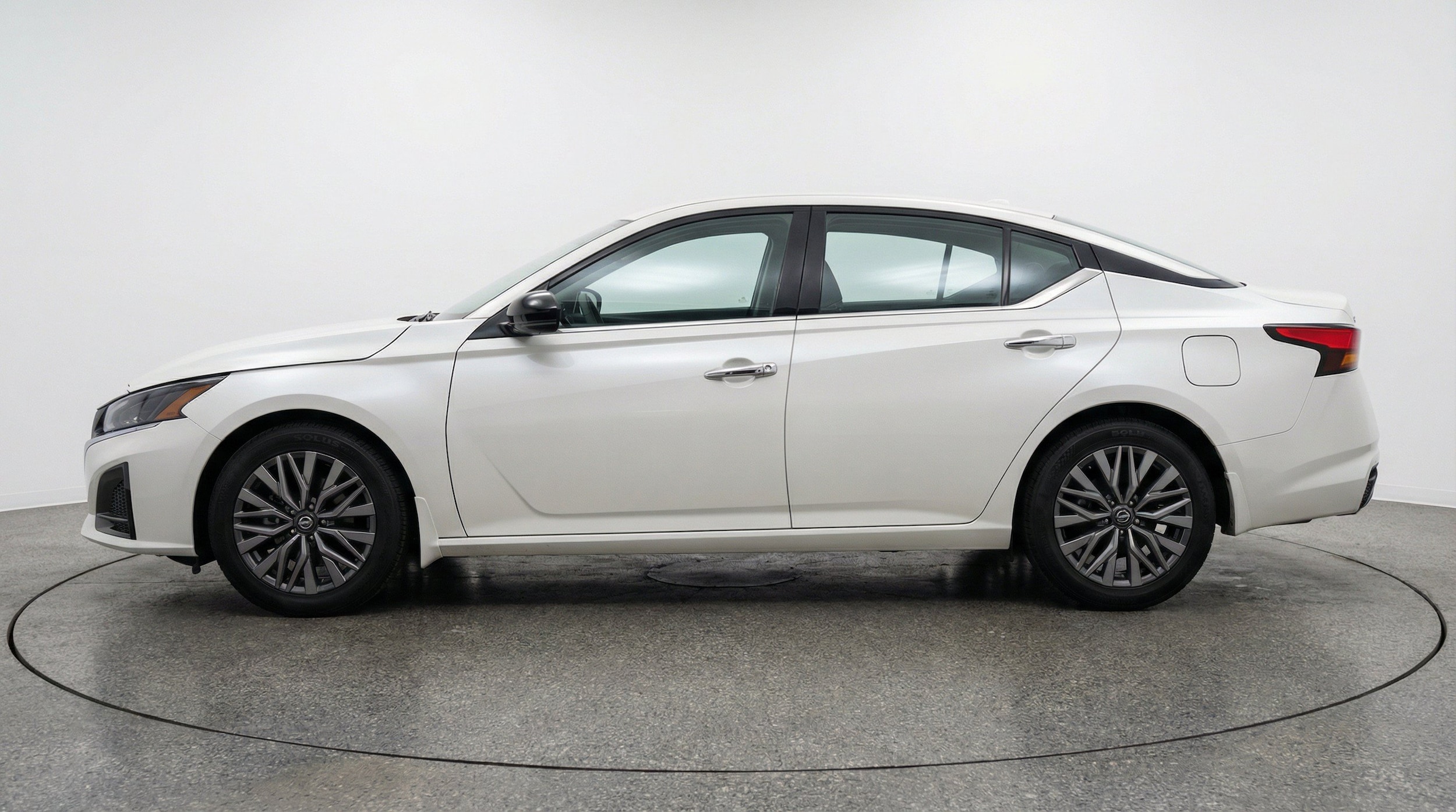 Thumbnail: 2025 Nissan Altima - 5