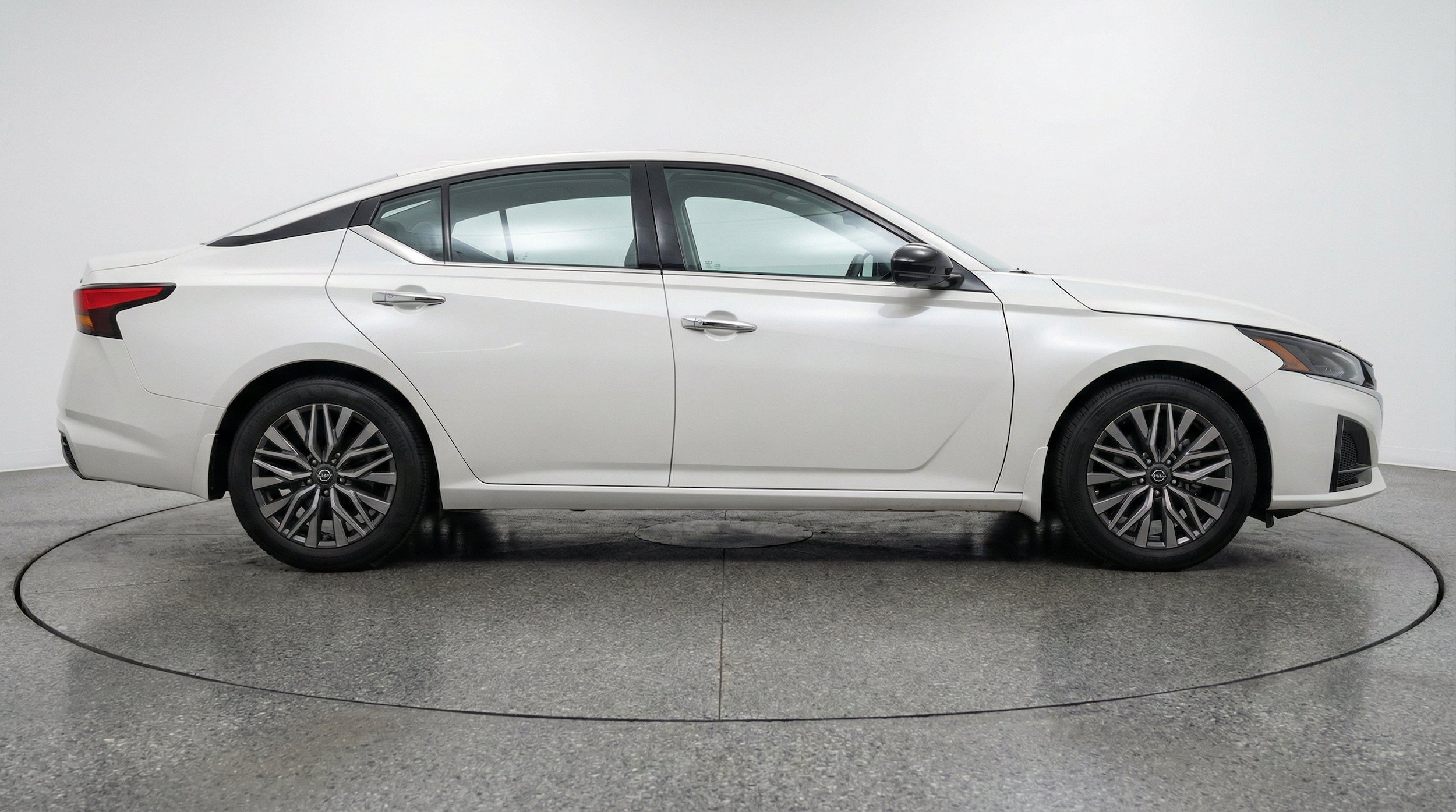 Thumbnail: 2025 Nissan Altima - 10
