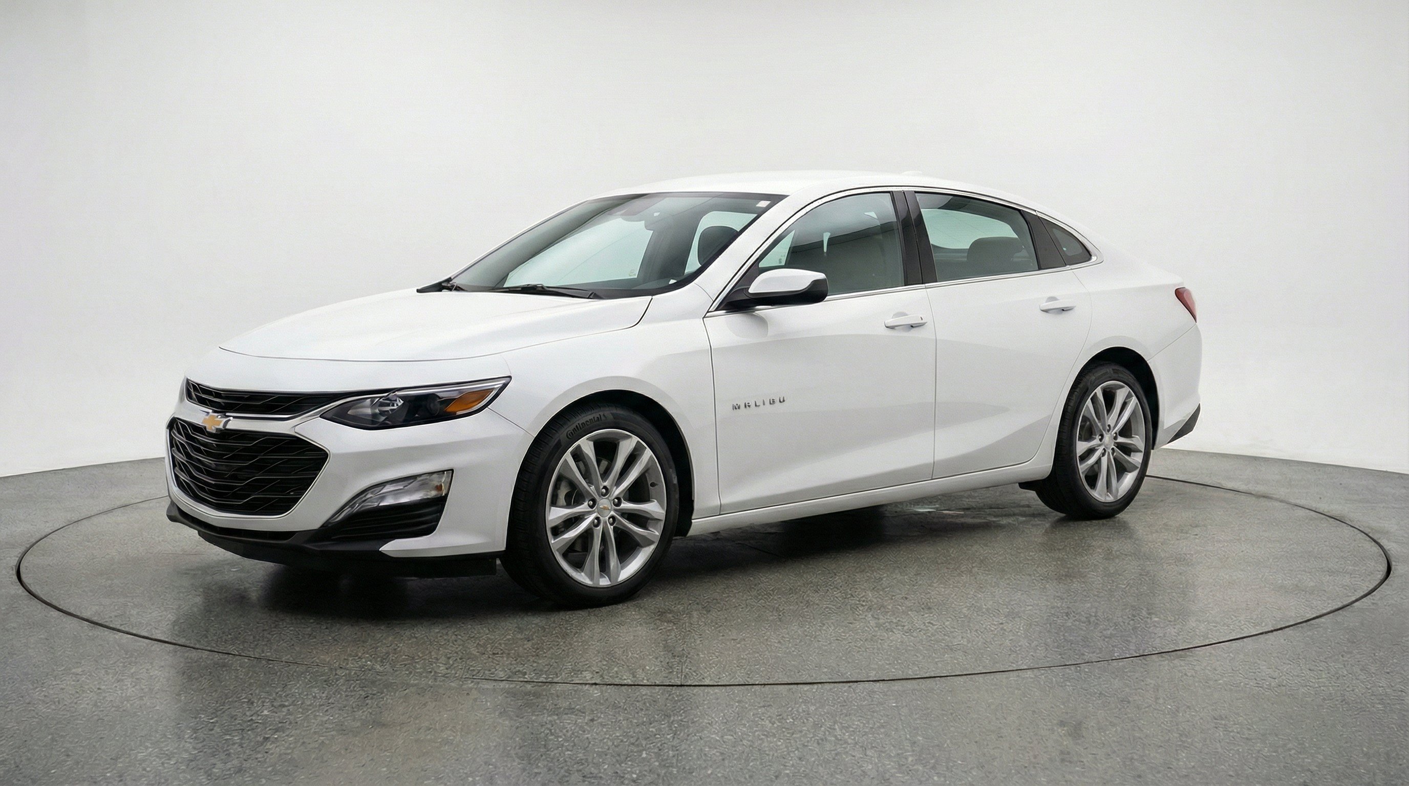 Thumbnail: 2024 Chevrolet Malibu - 3
