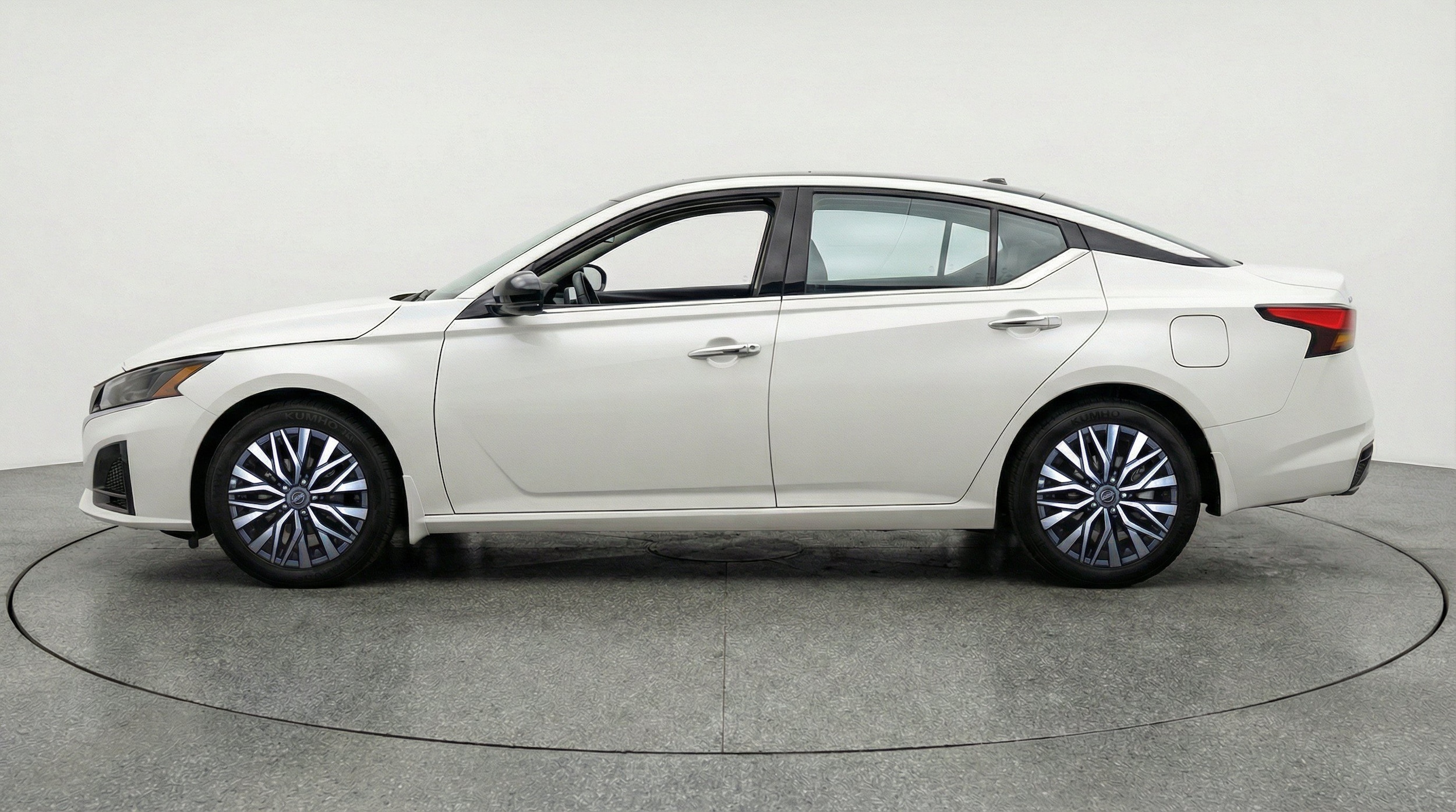 Thumbnail: 2025 Nissan Altima - 5