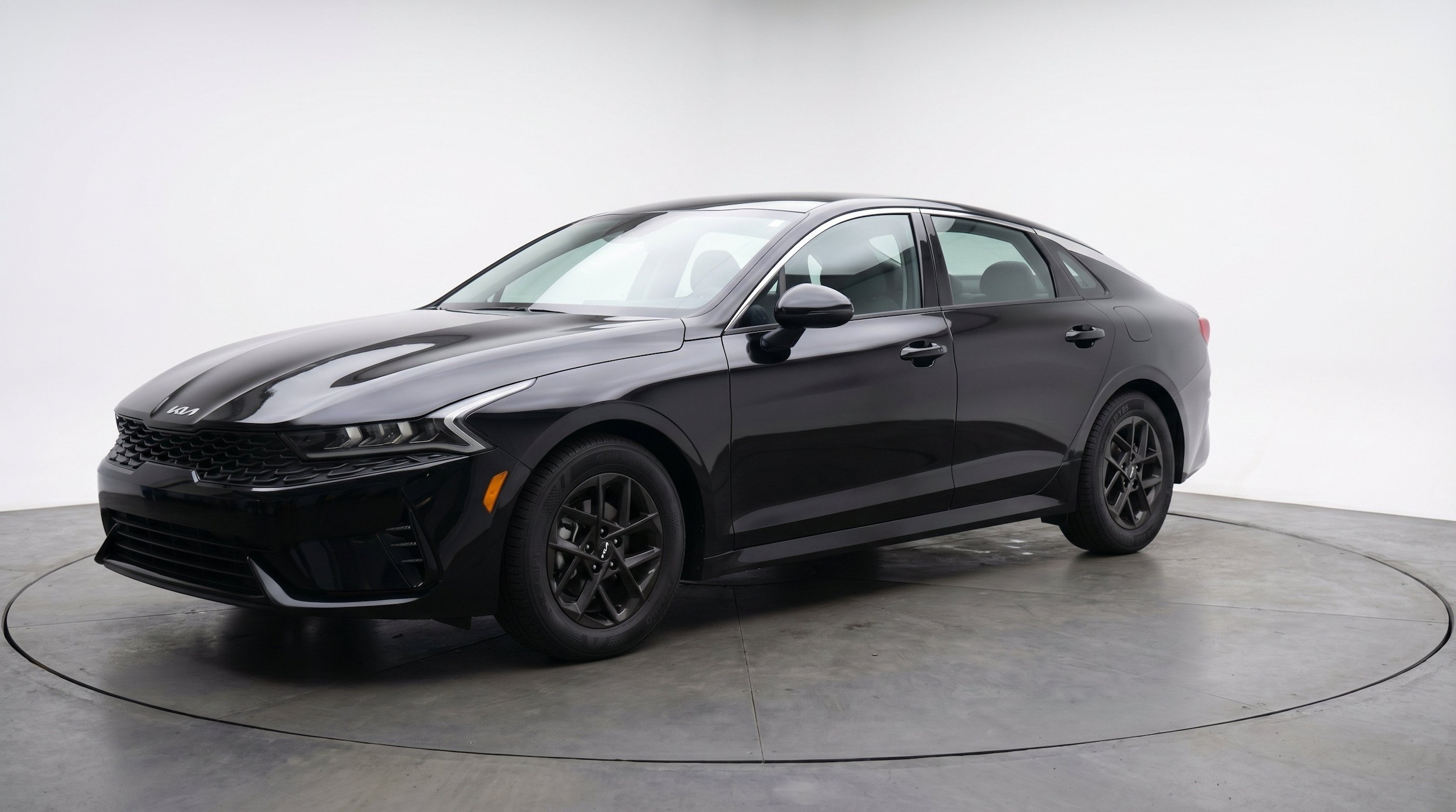 Thumbnail: 2025 Kia K5 - 3