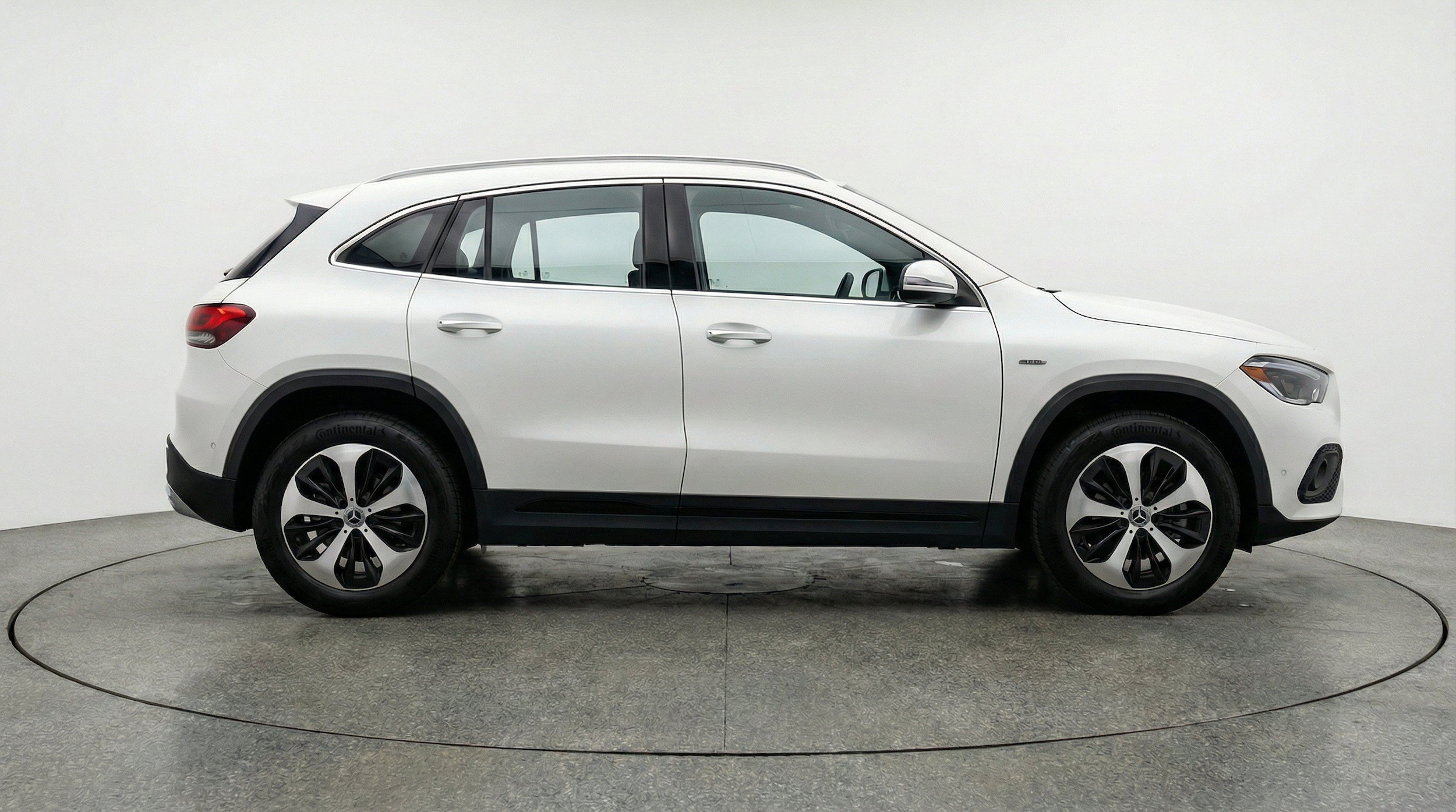 Thumbnail: 2025 Mercedes-Benz GLA - 10