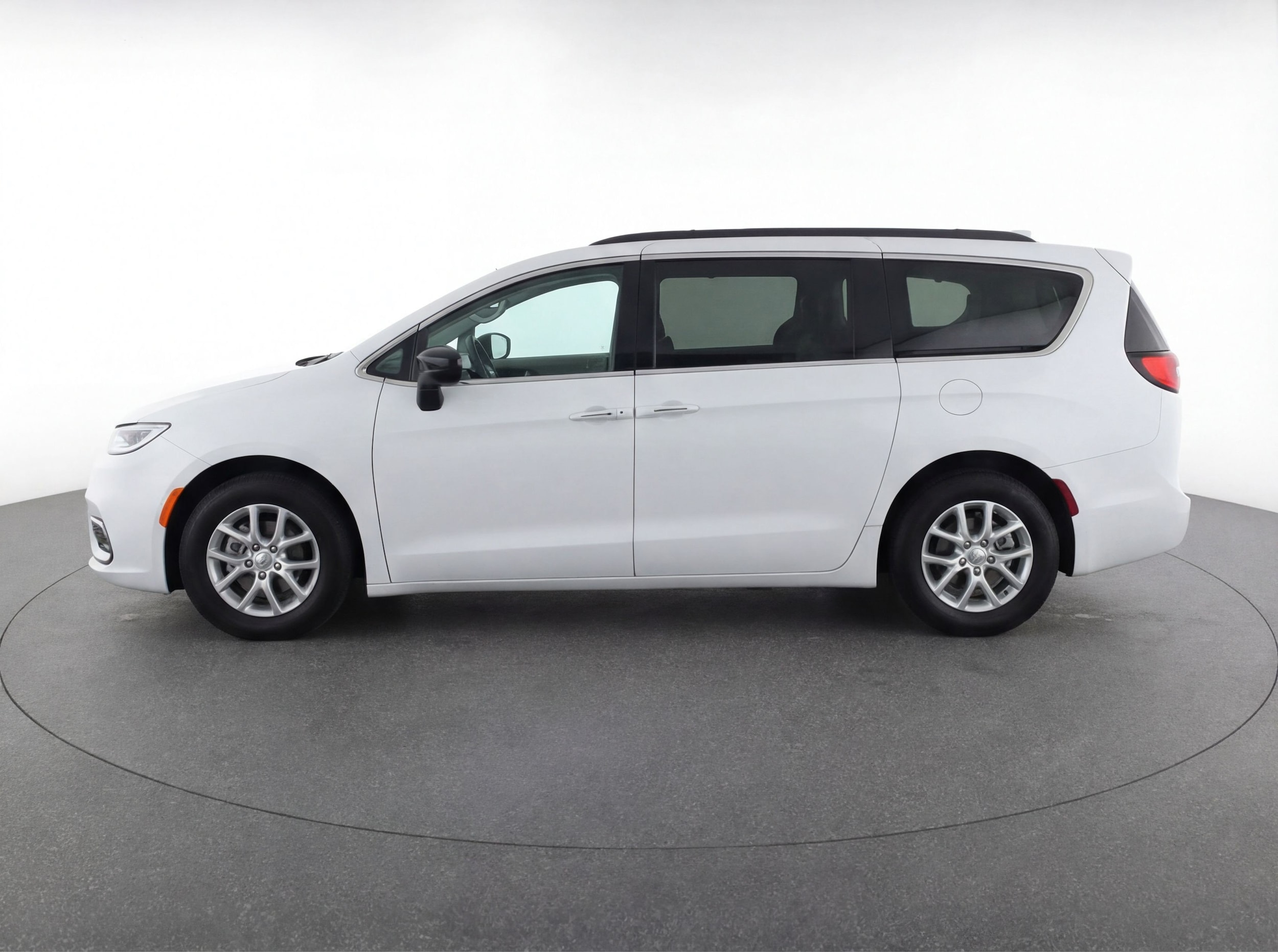 Thumbnail: 2024 Chrysler Pacifica - 5