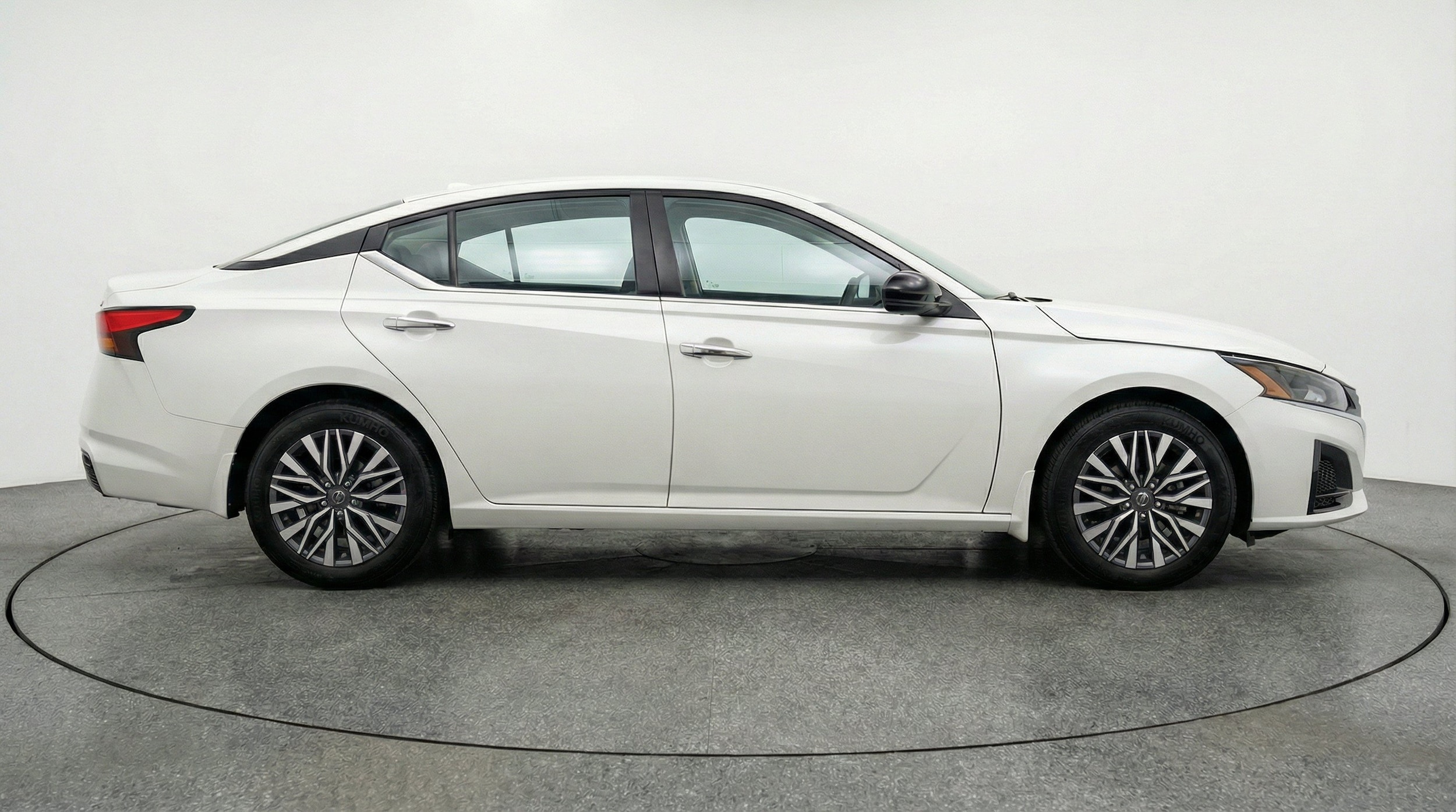 Thumbnail: 2025 Nissan Altima - 10