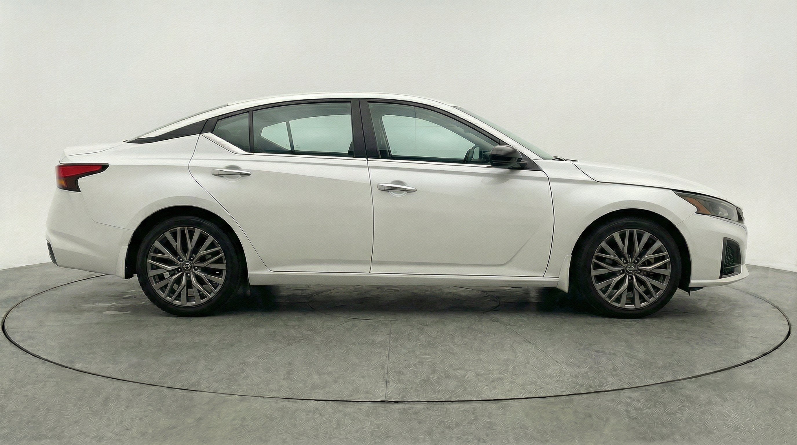 Thumbnail: 2025 Nissan Altima - 10