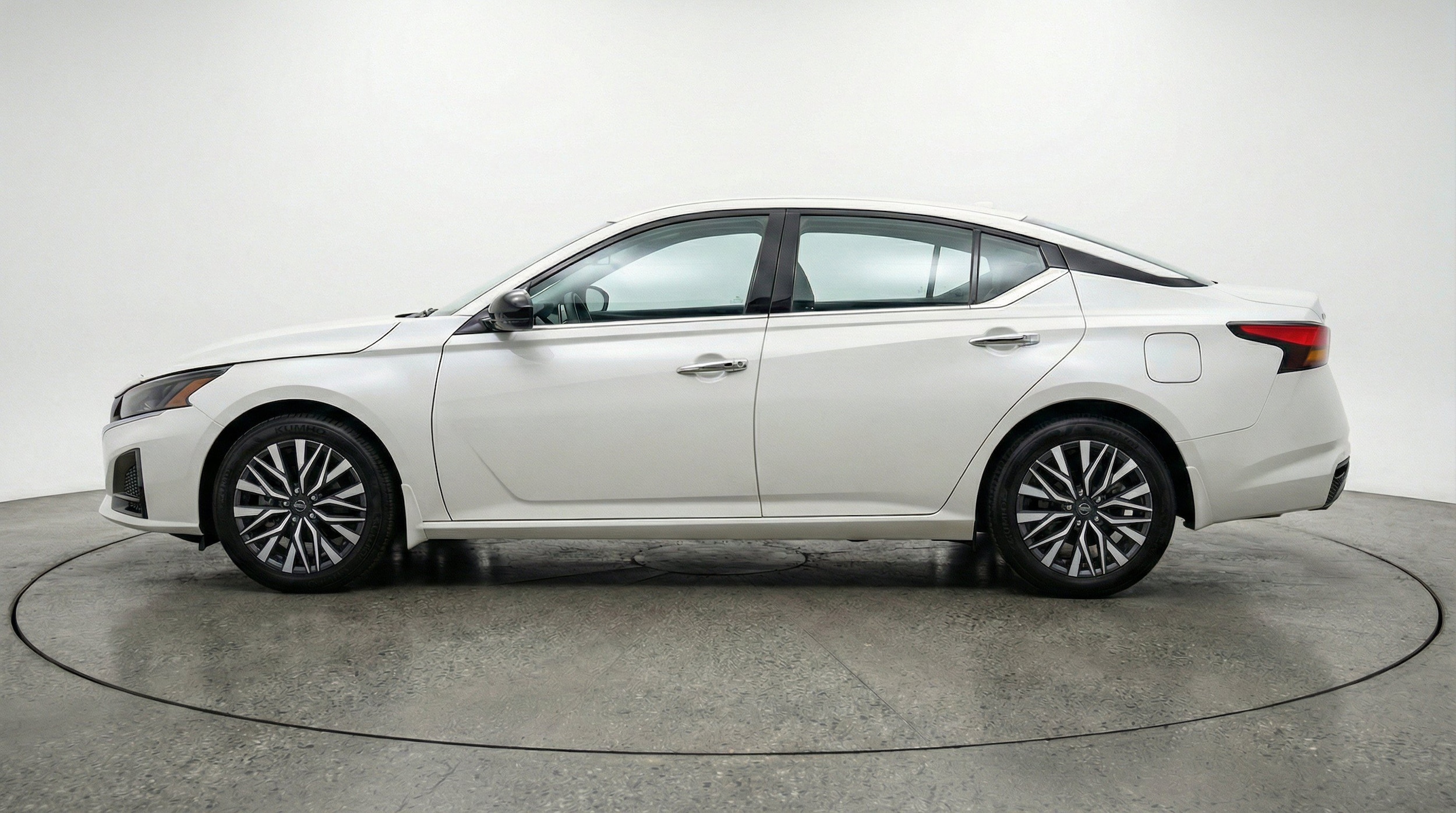 Thumbnail: 2025 Nissan Altima - 5
