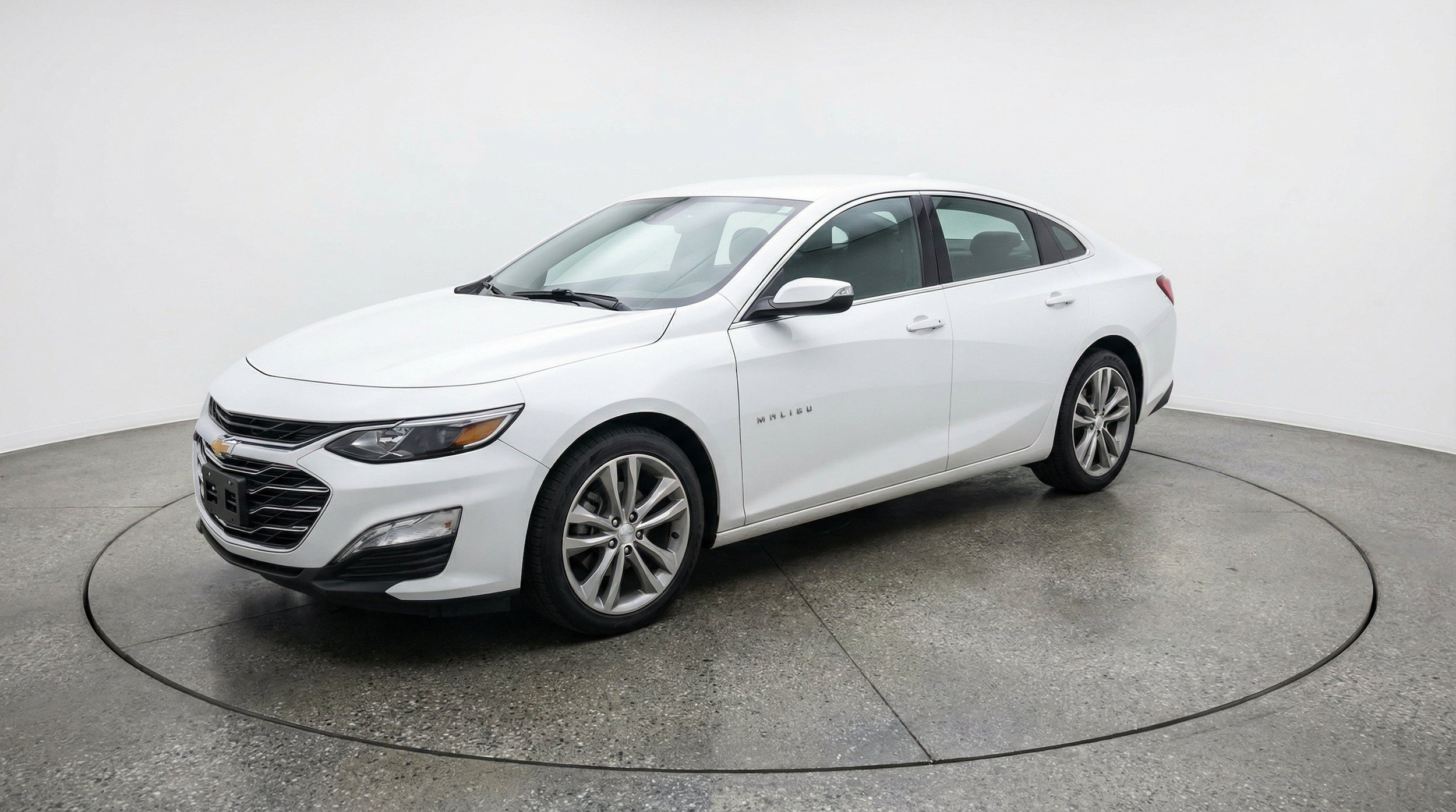 Thumbnail: 2024 Chevrolet Malibu - 3