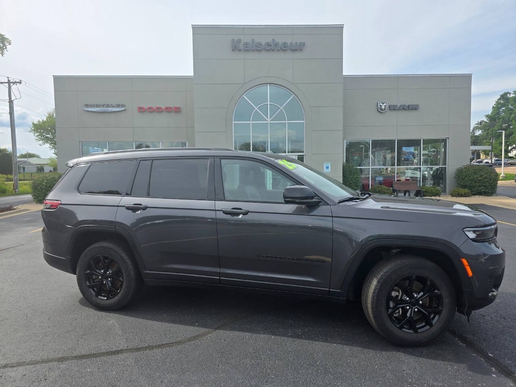 Used 2025 Jeep Grand Cherokee L Laredo 4x4 4dr SUV SUV