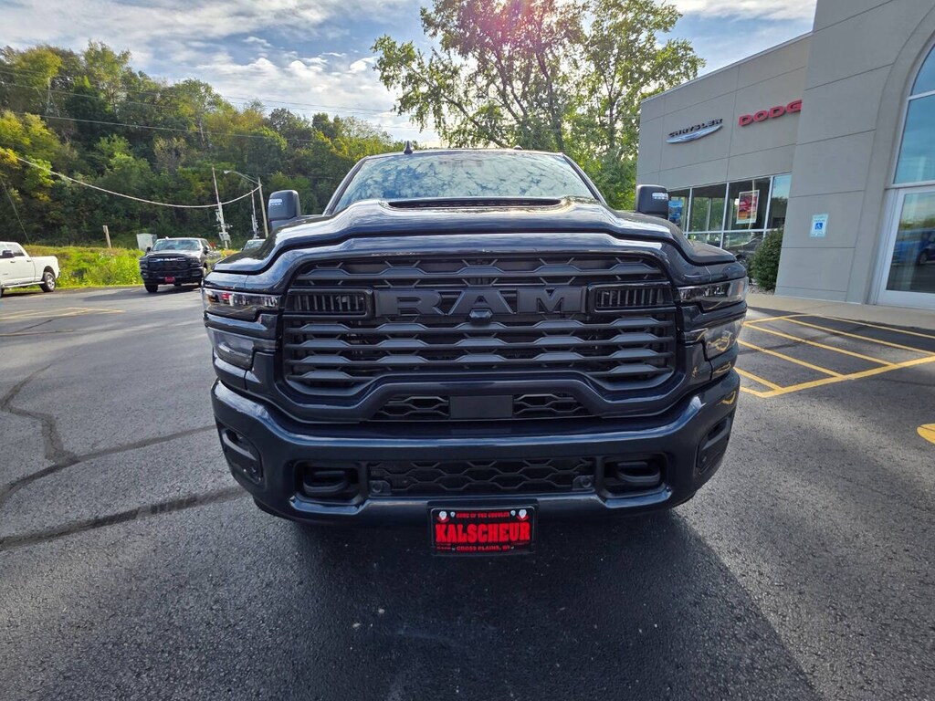 New 2027 Ram 2500 BIG HORN CREW CAB 4X4 6'4 BOX Pickup
