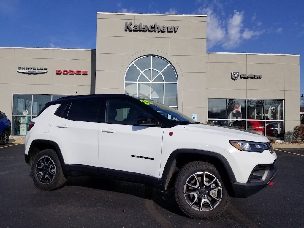 Certified 2025 Jeep Compass Trailhawk 4x4 4dr SUV SUV