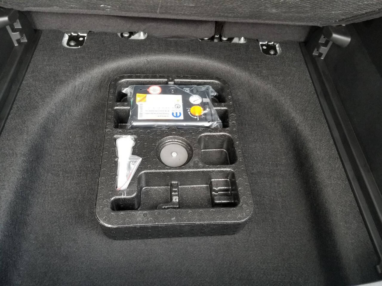 2025 Jeep Compass Limited - Photo 17